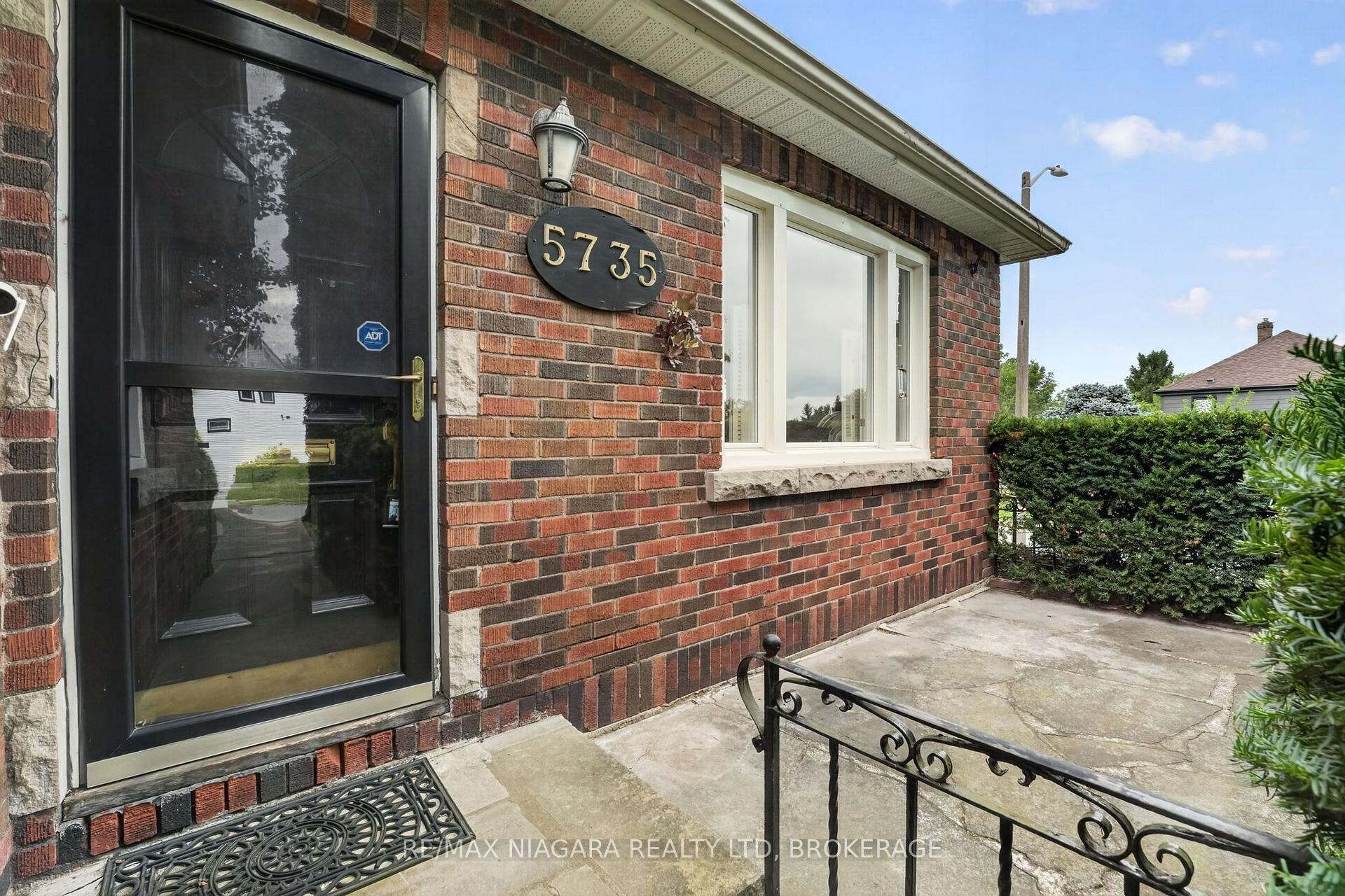 Photo 5 of 5735 Hanan Avenue, Niagara Falls, Hospital — HOMEH