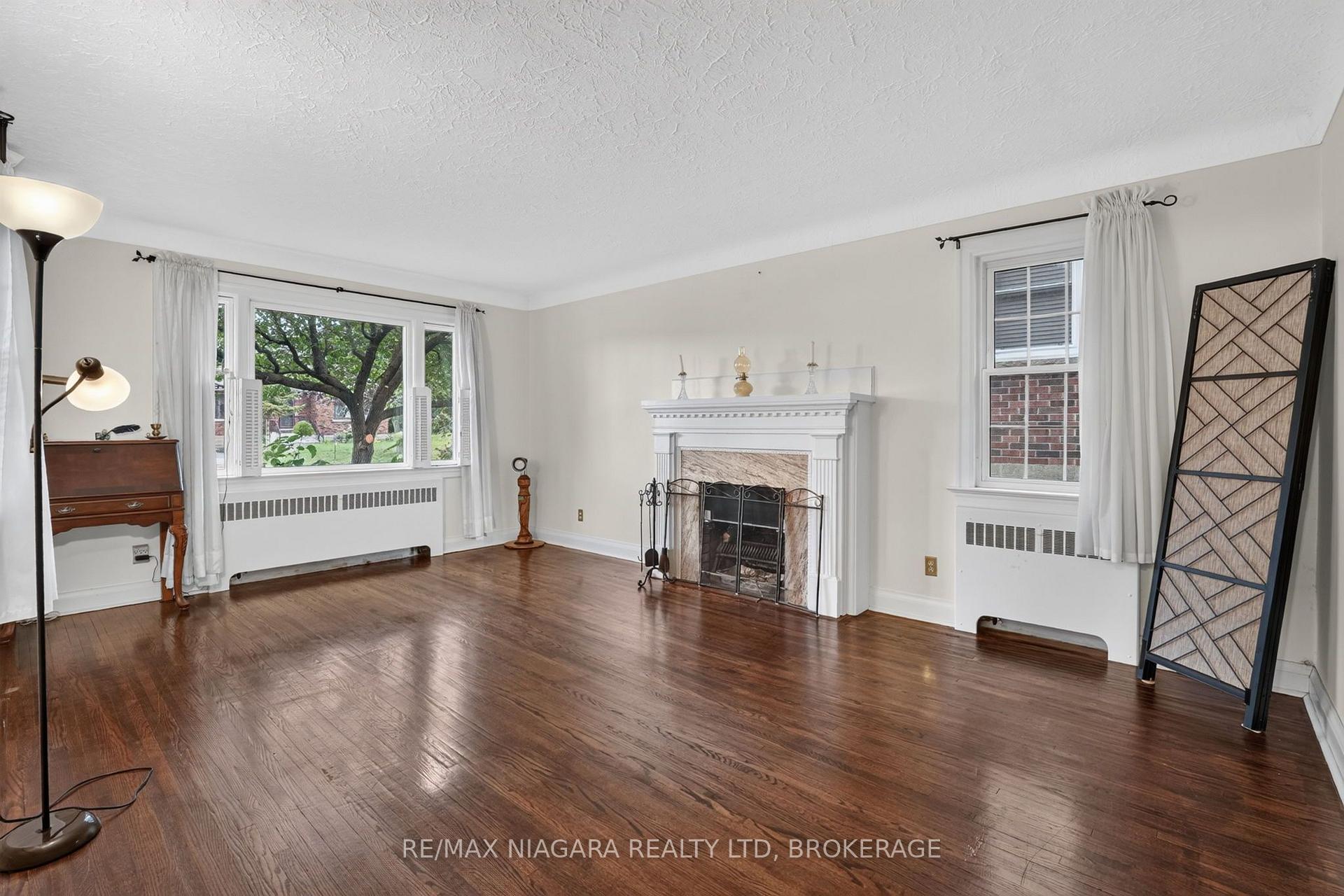 Photo 8 of 5735 Hanan Avenue, Niagara Falls, Hospital — HOMEH