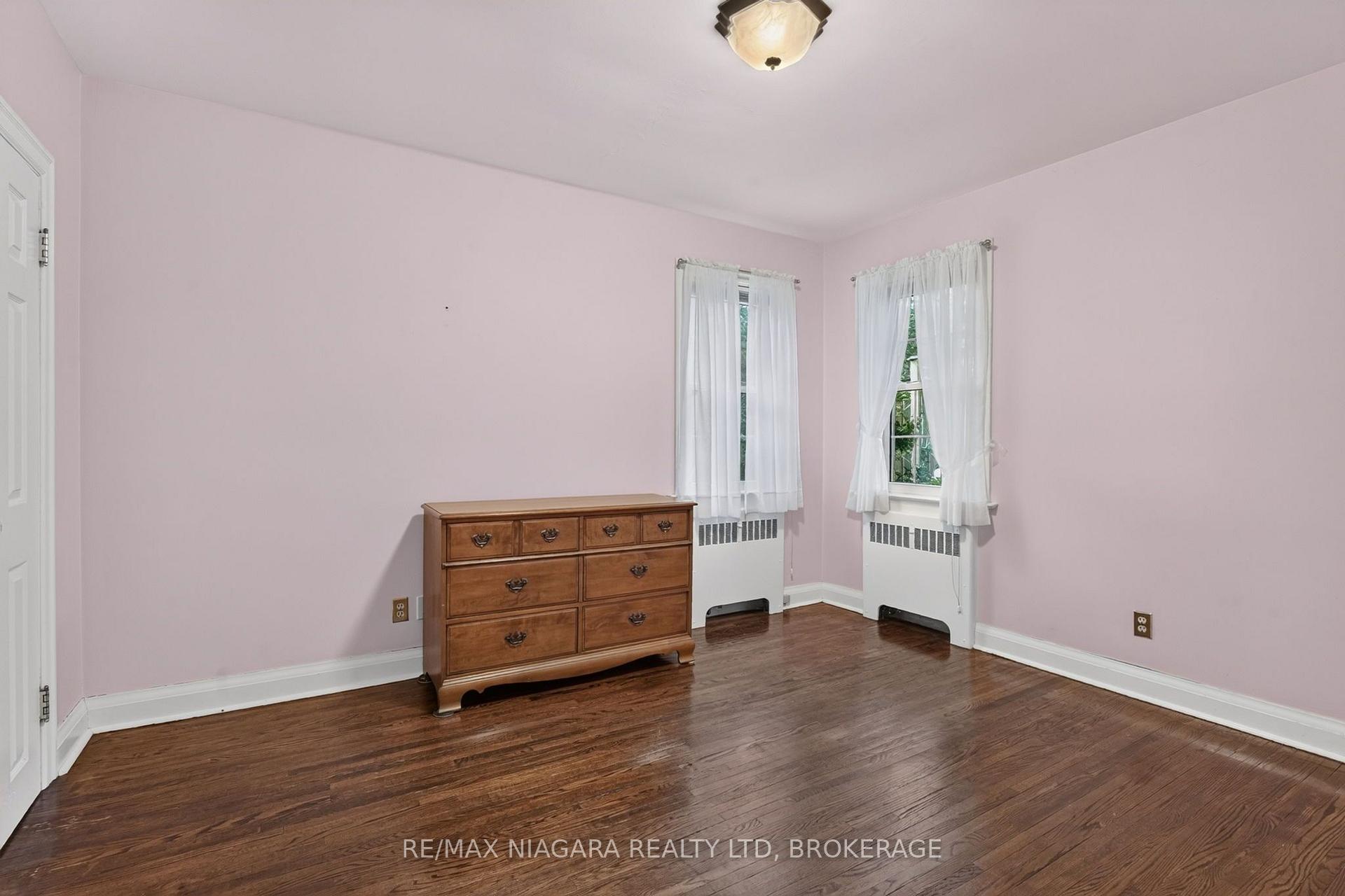 Photo 11 of 5735 Hanan Avenue, Niagara Falls, Hospital — HOMEH