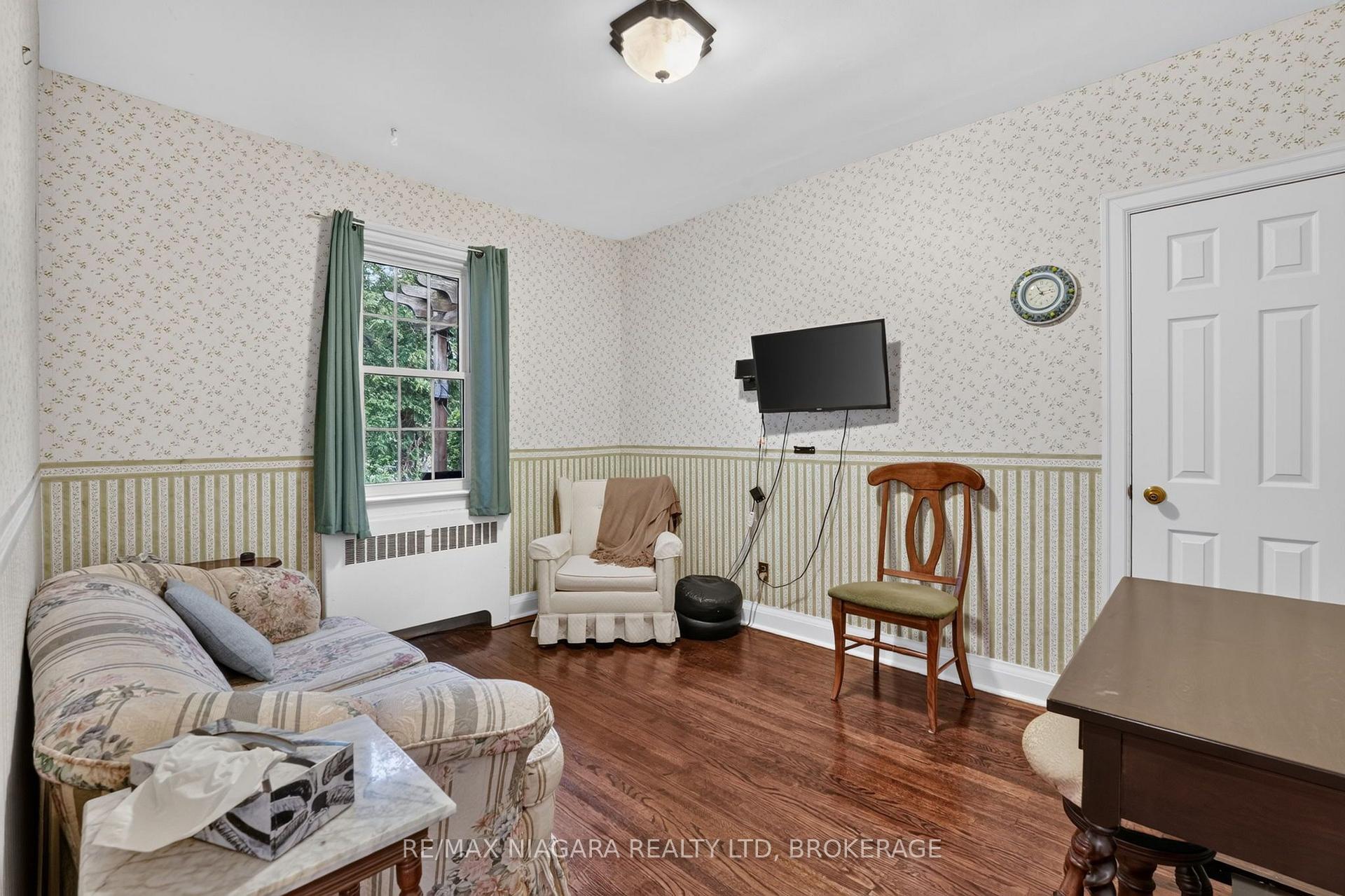 Photo 15 of 5735 Hanan Avenue, Niagara Falls, Hospital — HOMEH