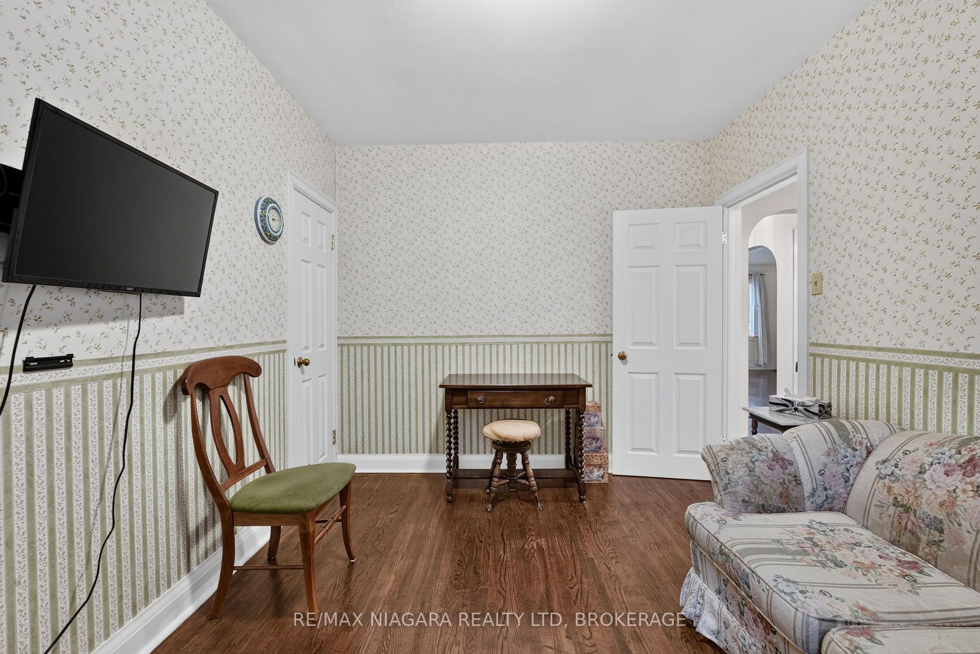 Photo 16 of 5735 Hanan Avenue, Niagara Falls, Hospital — HOMEH