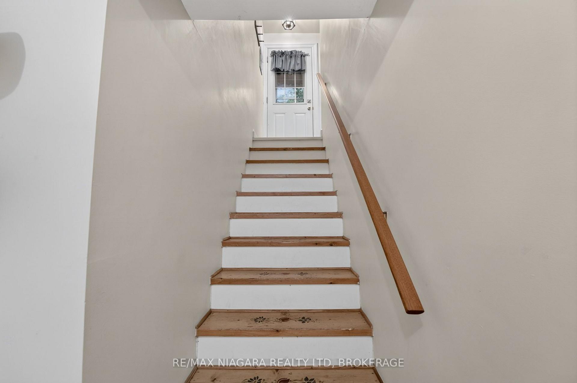 Photo 24 of 5735 Hanan Avenue, Niagara Falls, Hospital — HOMEH