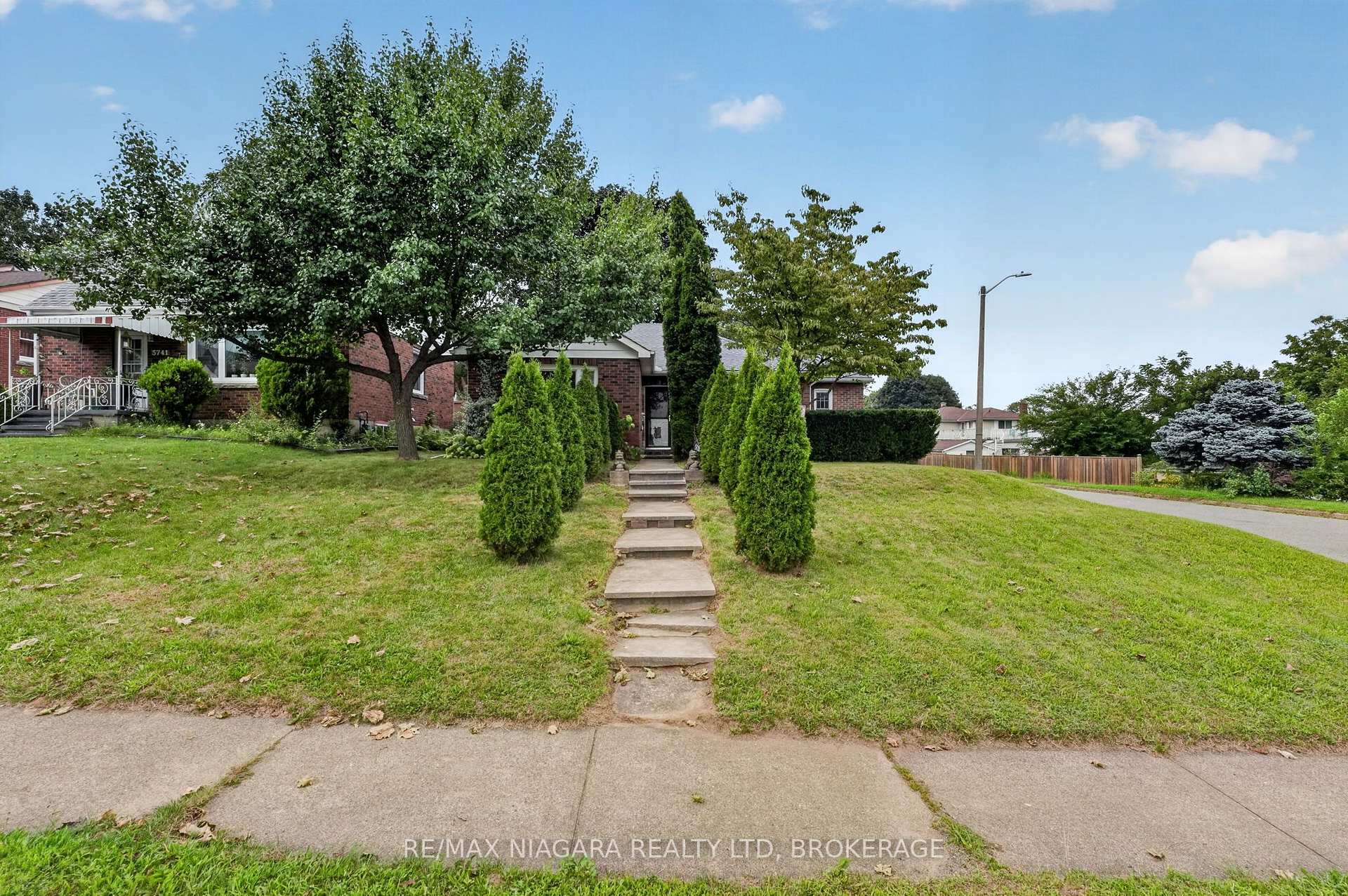 Photo 35 of 5735 Hanan Avenue, Niagara Falls, Hospital — HOMEH