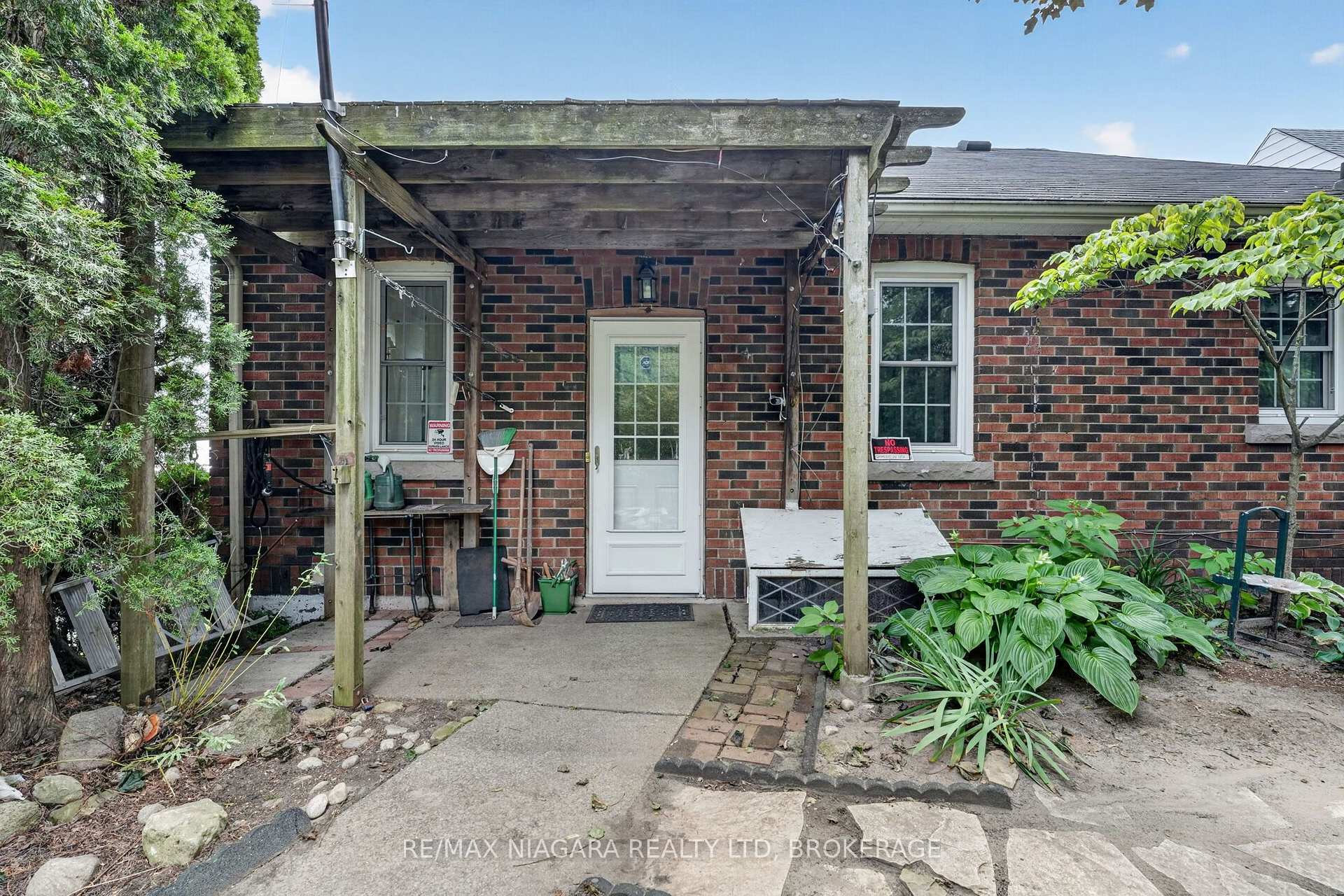 Photo 40 of 5735 Hanan Avenue, Niagara Falls, Hospital — HOMEH