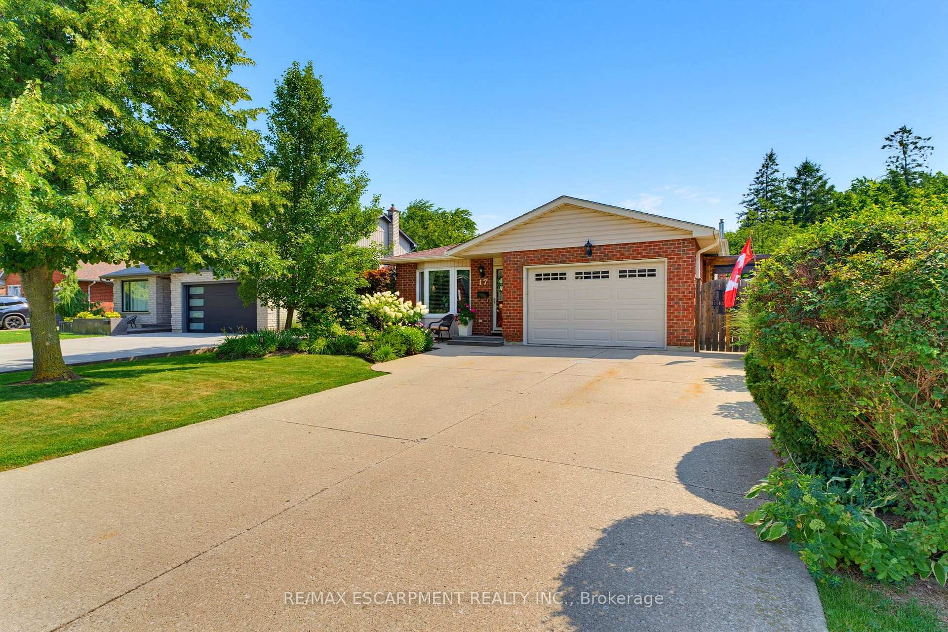 Photo 2 of 17 Buchanan Drive, Haldimand — HOMEH