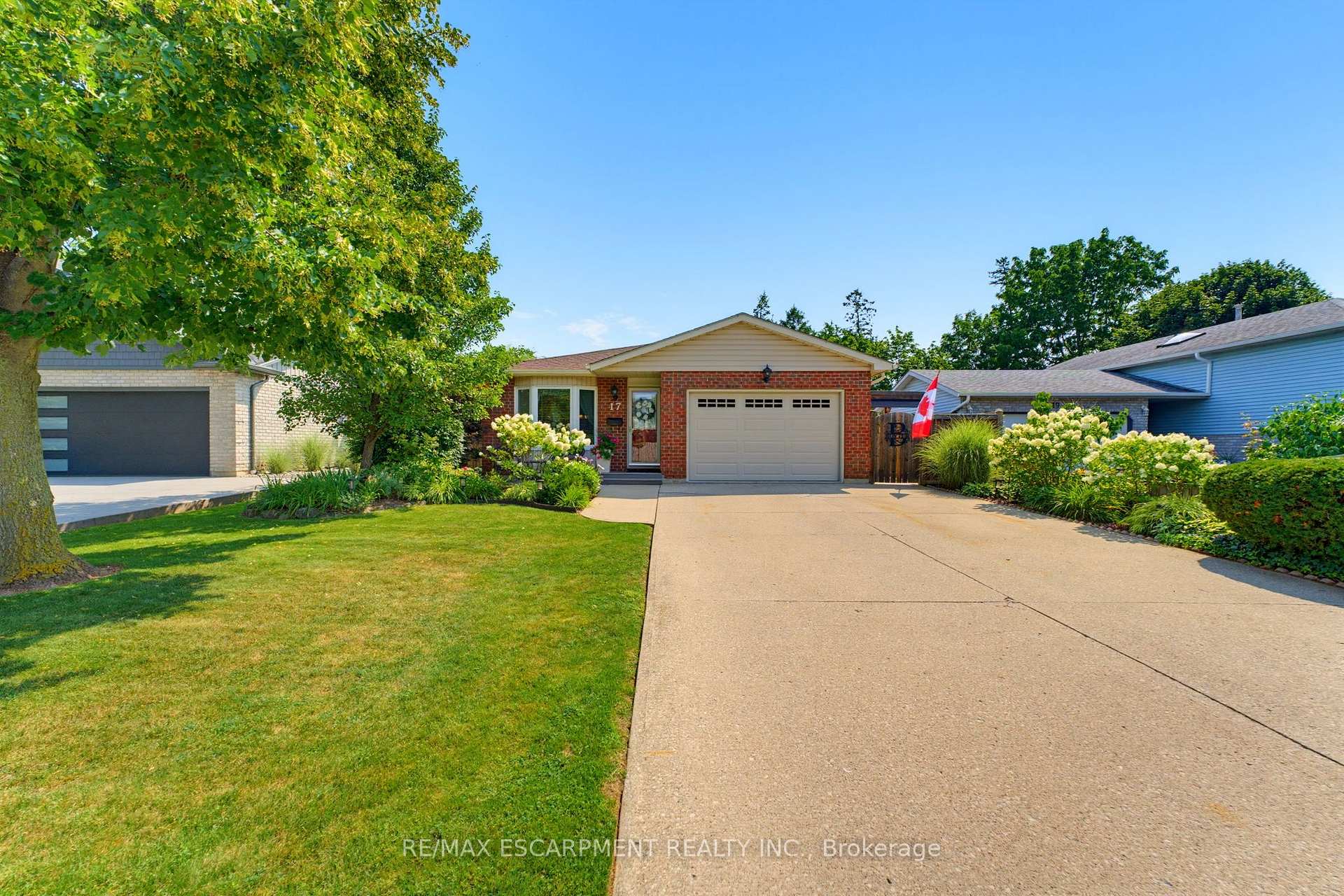 Photo 3 of 17 Buchanan Drive, Haldimand — HOMEH