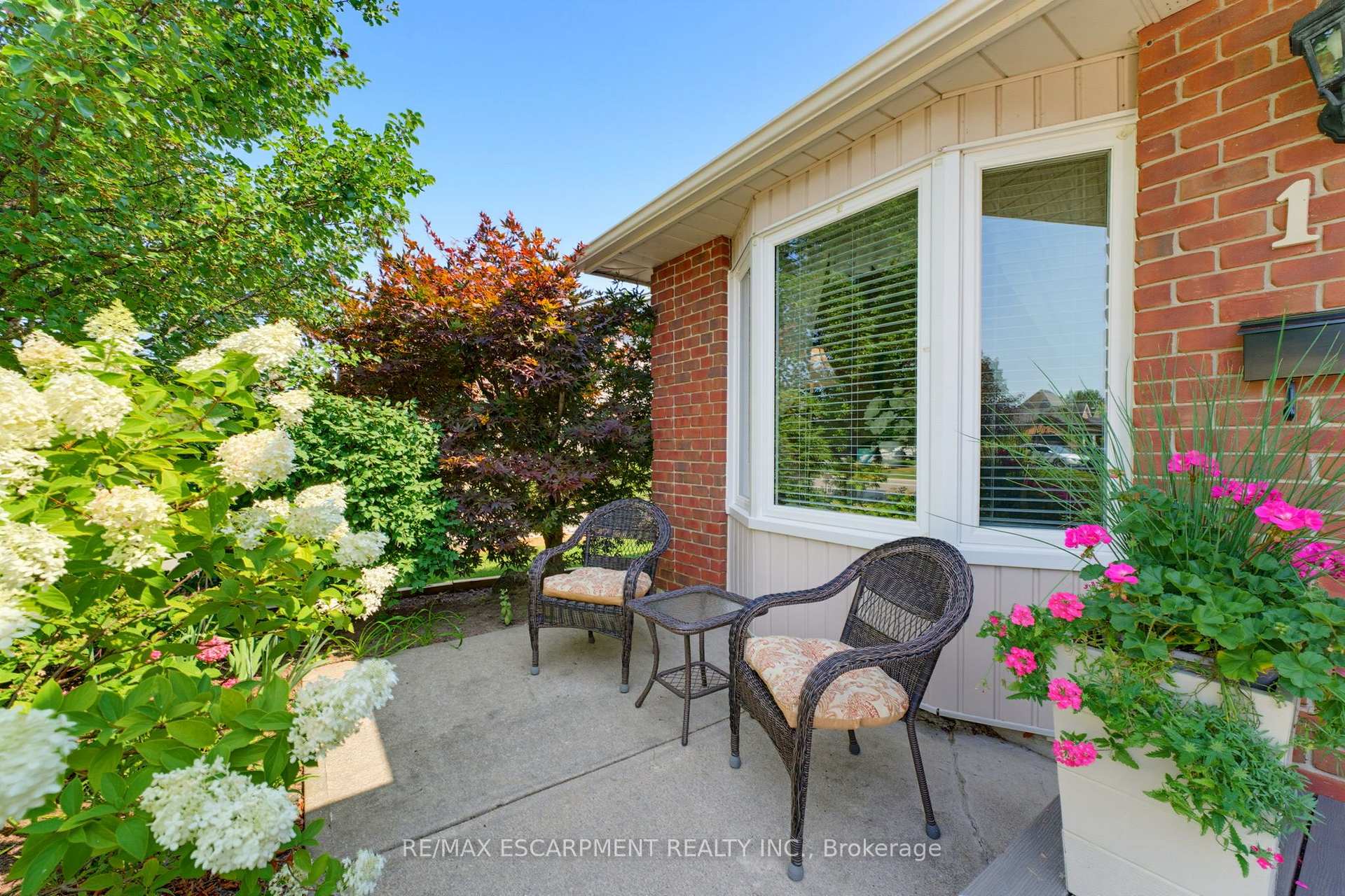 Photo 5 of 17 Buchanan Drive, Haldimand — HOMEH