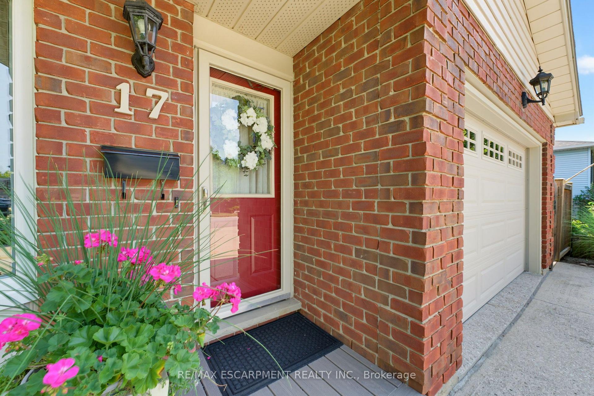 Photo 6 of 17 Buchanan Drive, Haldimand — HOMEH