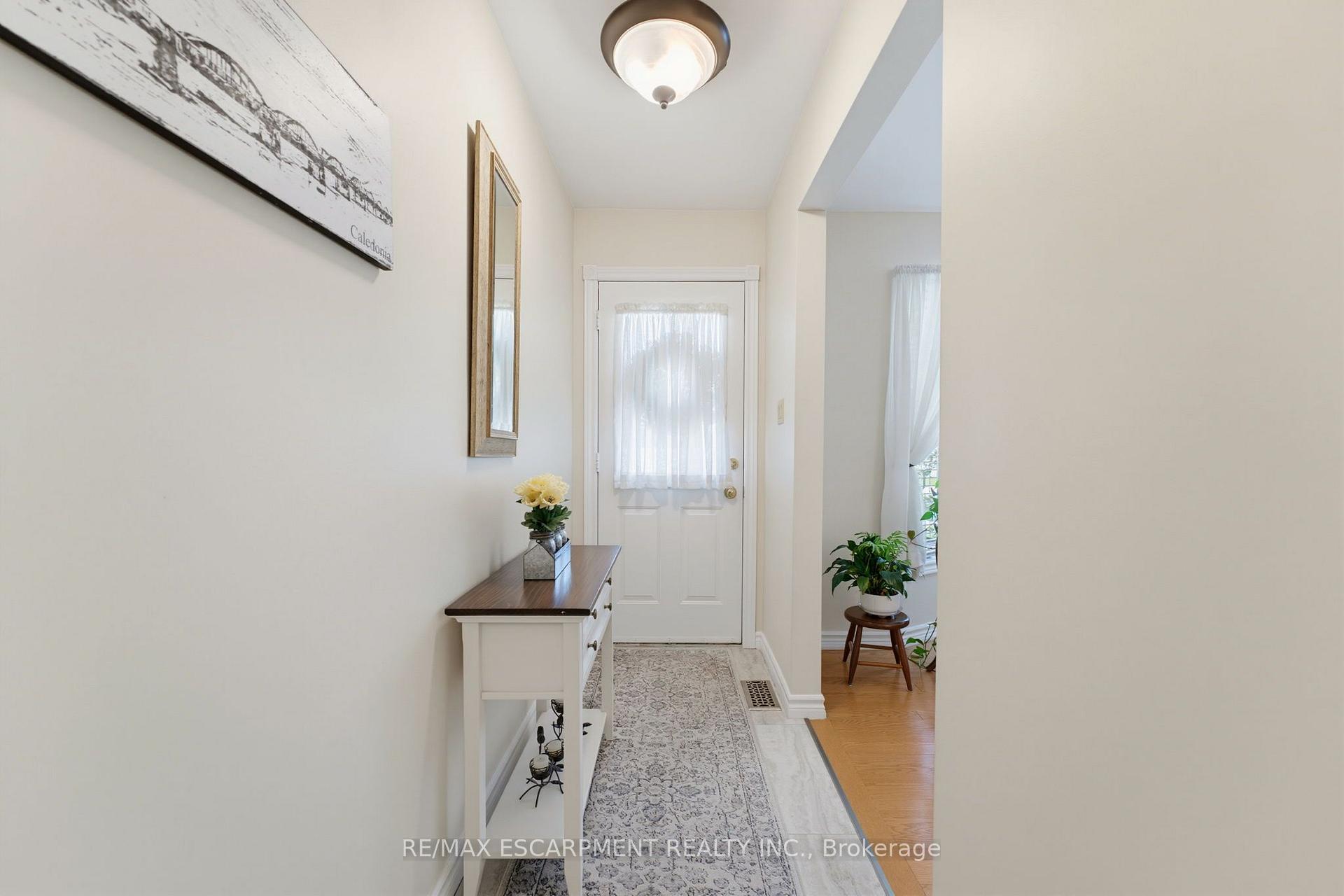 Photo 7 of 17 Buchanan Drive, Haldimand — HOMEH