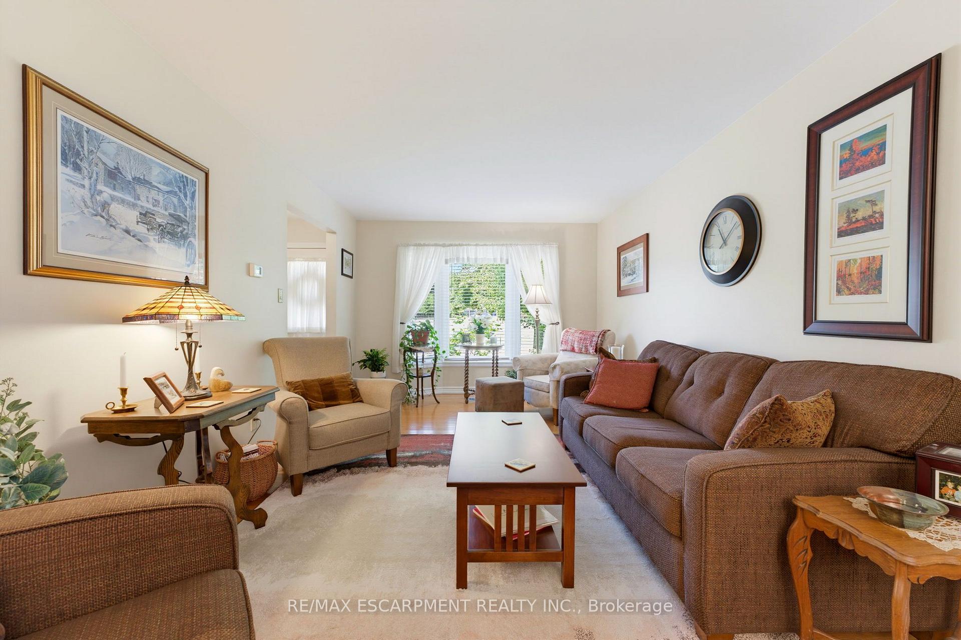 Photo 10 of 17 Buchanan Drive, Haldimand — HOMEH