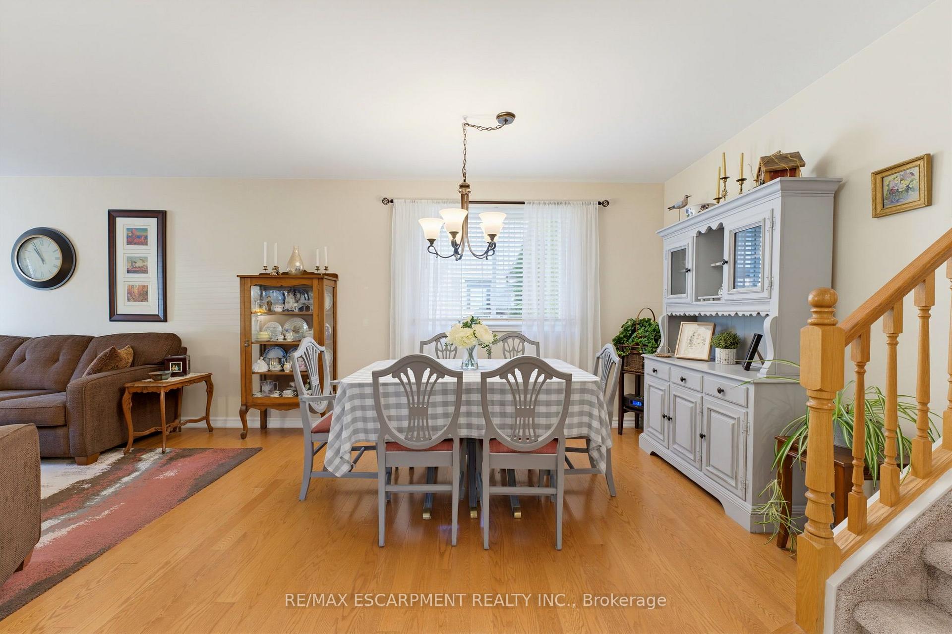 Photo 11 of 17 Buchanan Drive, Haldimand — HOMEH