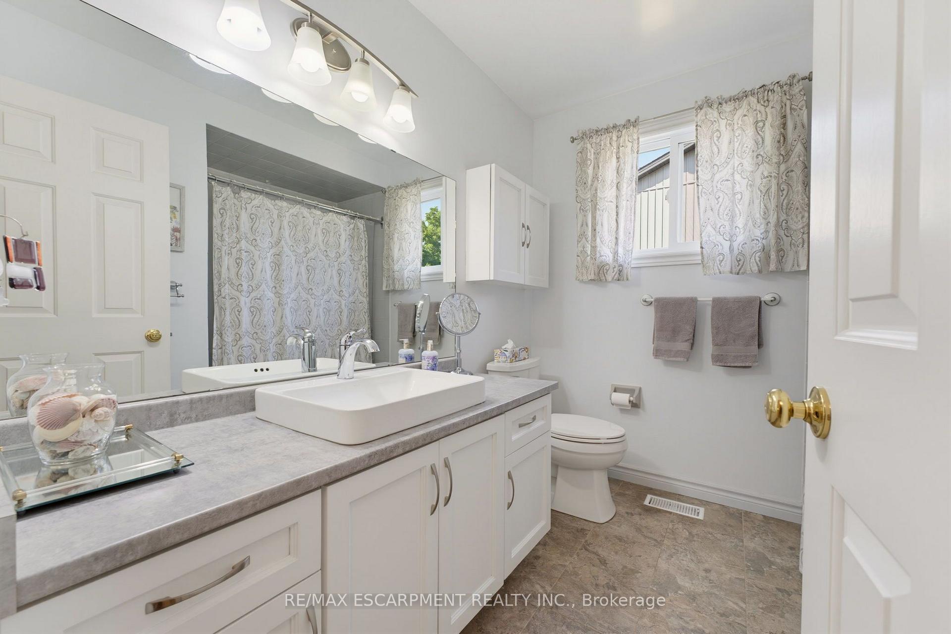 Photo 20 of 17 Buchanan Drive, Haldimand — HOMEH