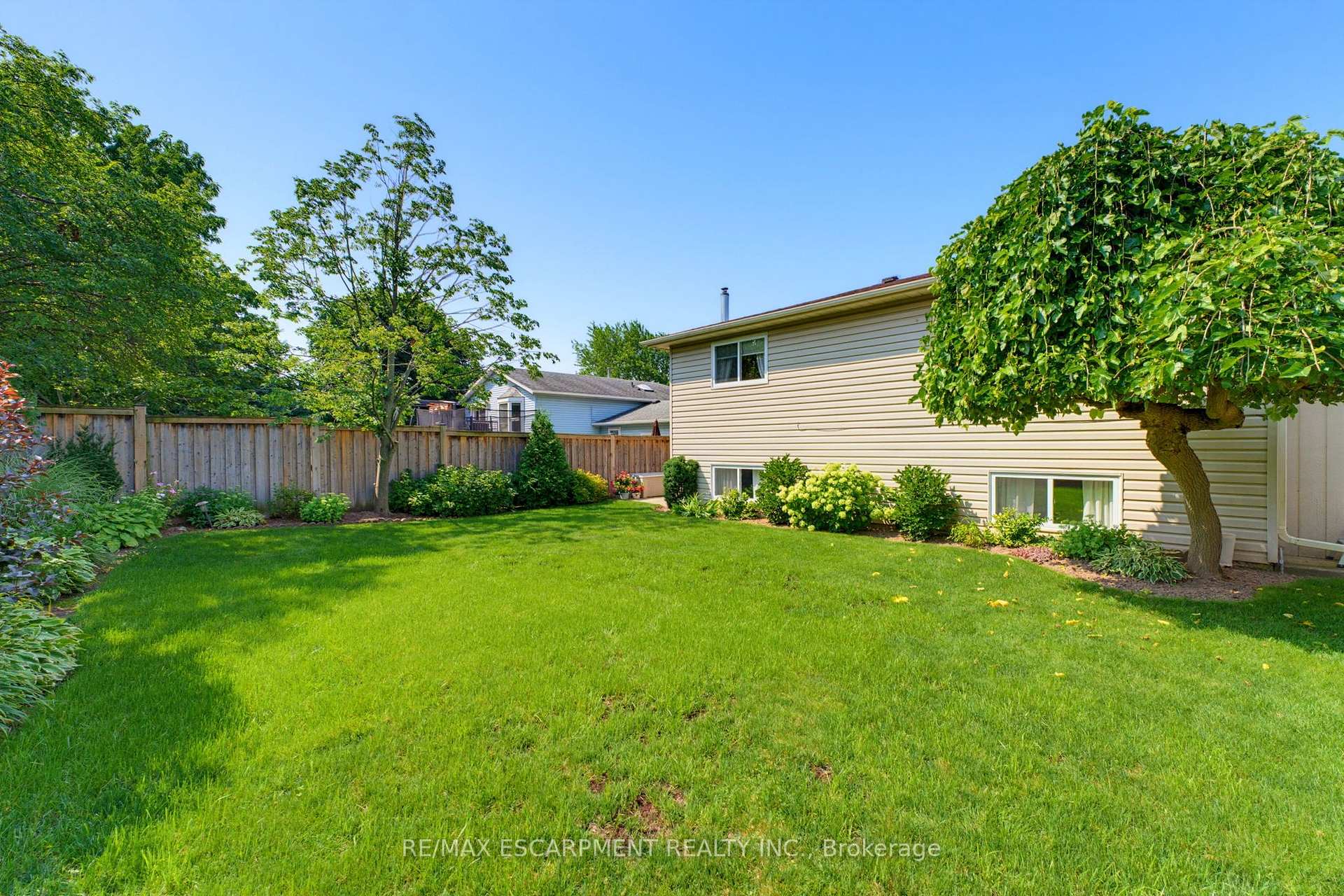 Photo 35 of 17 Buchanan Drive, Haldimand — HOMEH