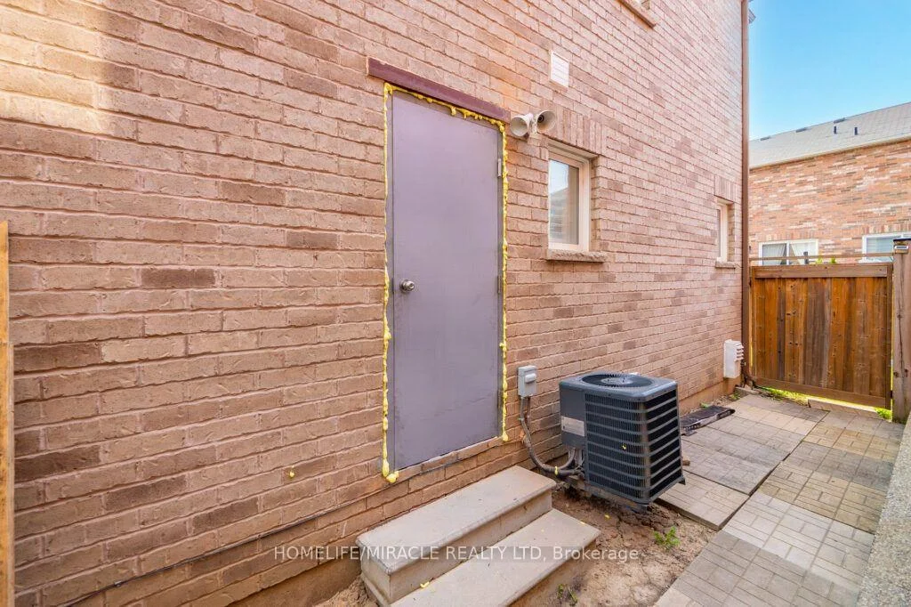 Photo 74 of 80 Dredge Court, Milton, Willmott — HOMEH
