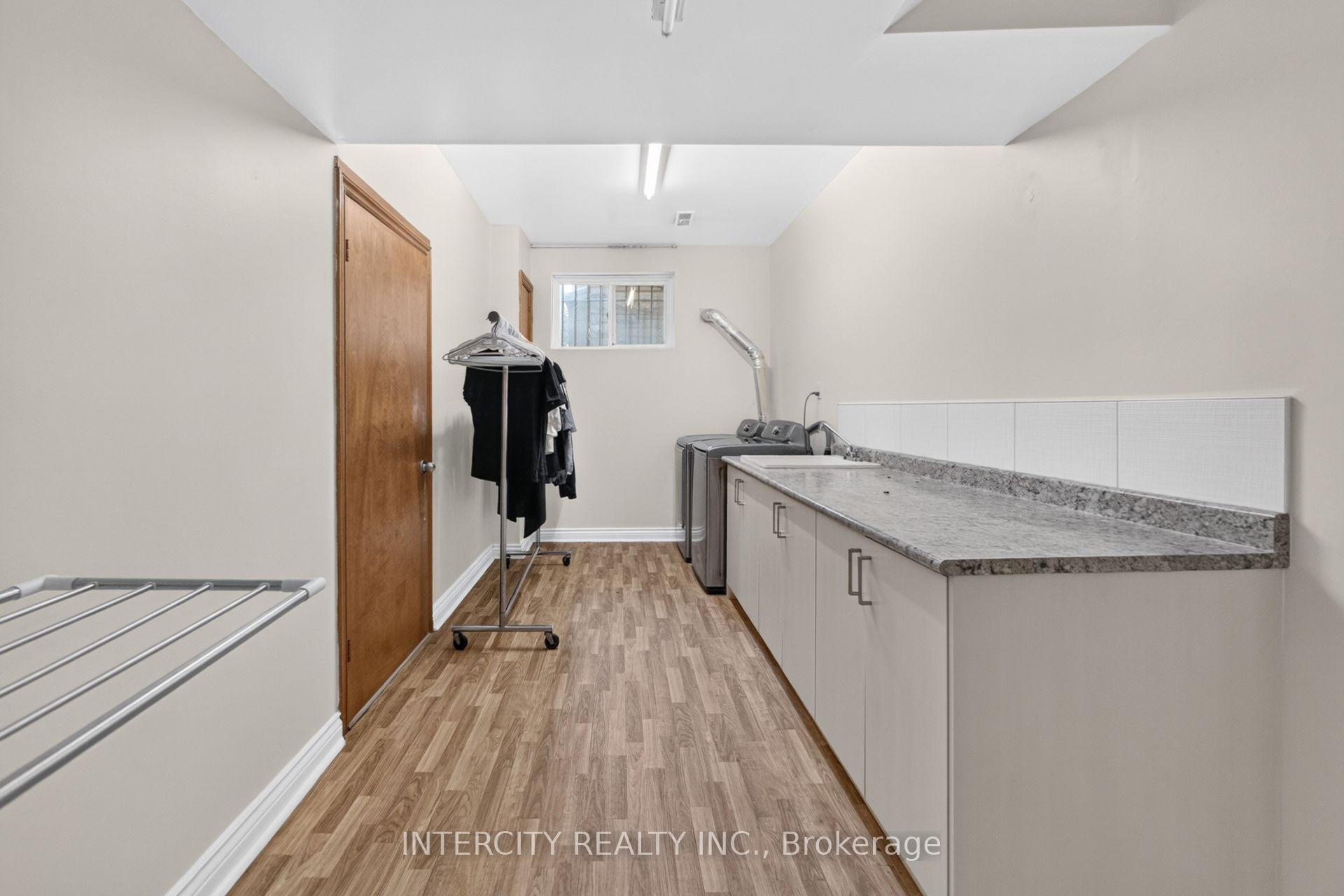 Photo 28 of 10 East Drive E, Markham, Unionville — HOMEH
