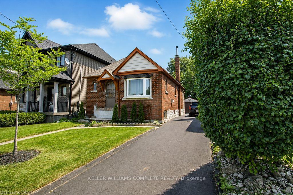 Photo 2 of 35 Barons Avenue S, Hamilton, Bartonville — HOMEH