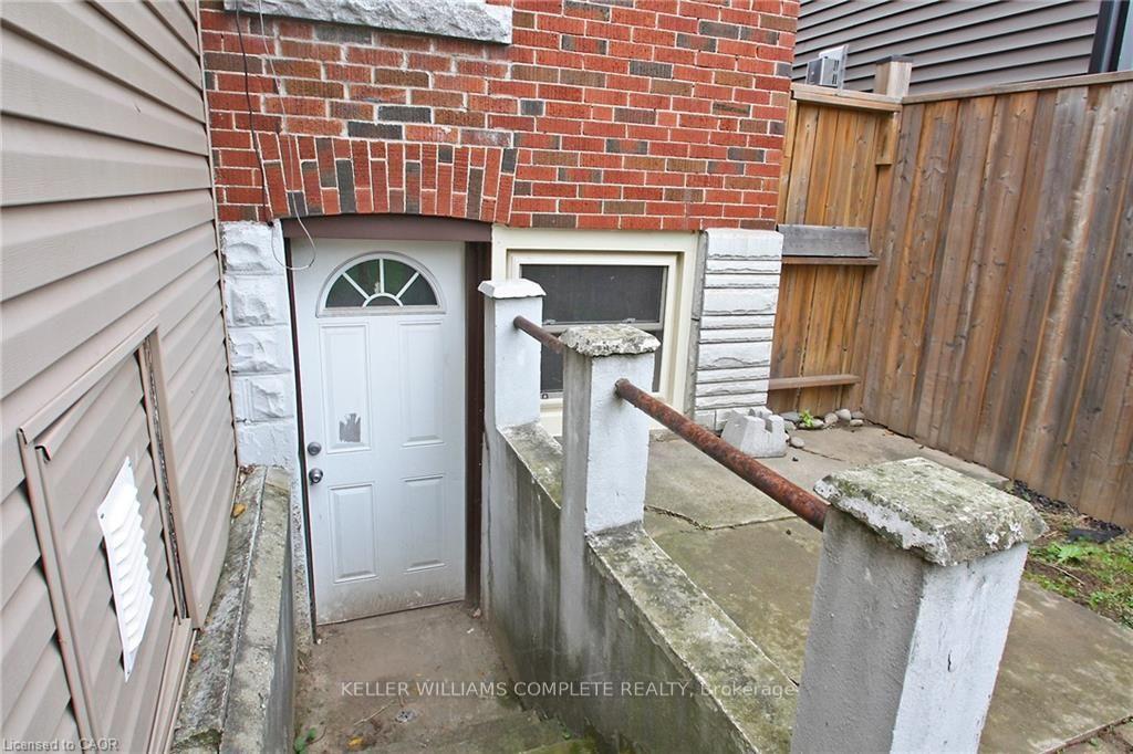 Photo 22 of 35 Barons Avenue S, Hamilton, Bartonville — HOMEH