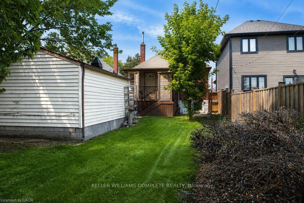 Photo 24 of 35 Barons Avenue S, Hamilton, Bartonville — HOMEH