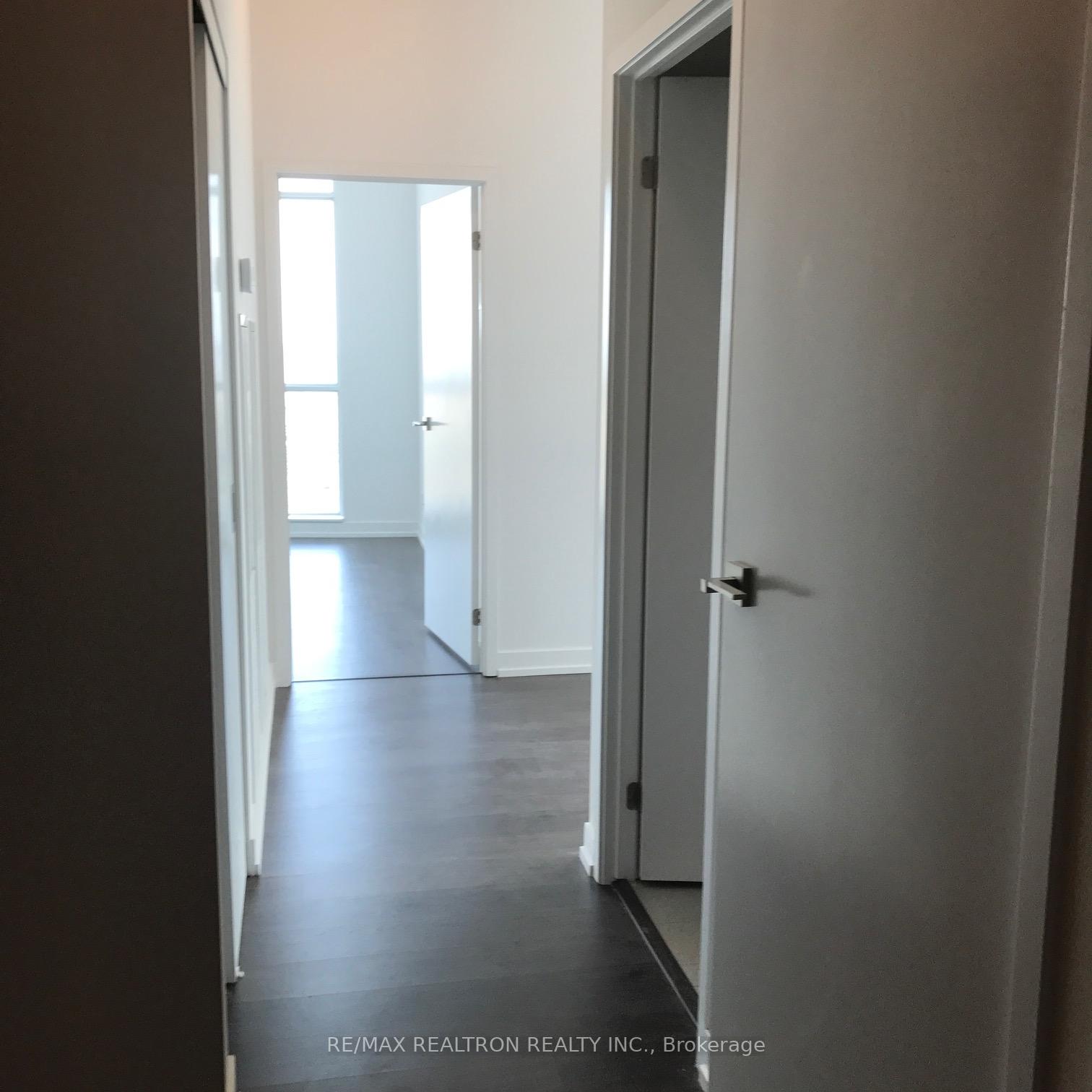 Photo 7 of Unit Ph 3316, 98 Lillian Street, Toronto, Mount Pleasant West — HOMEH