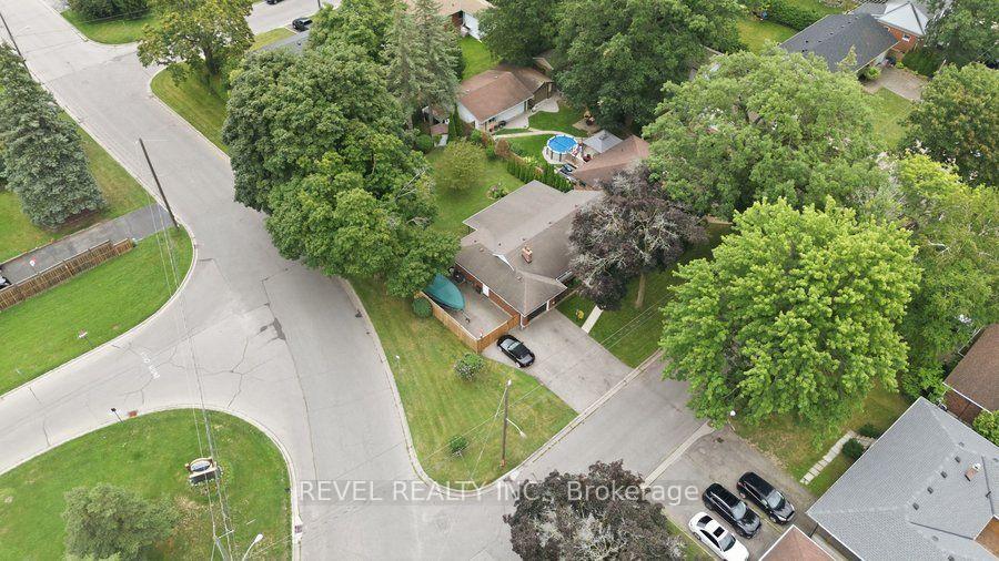 Photo 4 of 37 Burke Avenue, Brantford, Echo Place — HOMEH