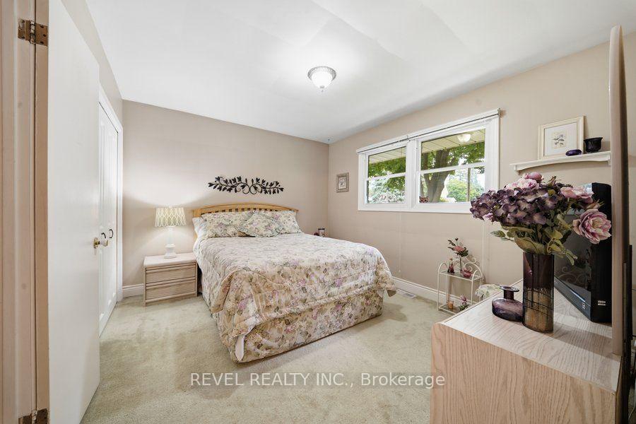 Photo 21 of 37 Burke Avenue, Brantford, Echo Place — HOMEH