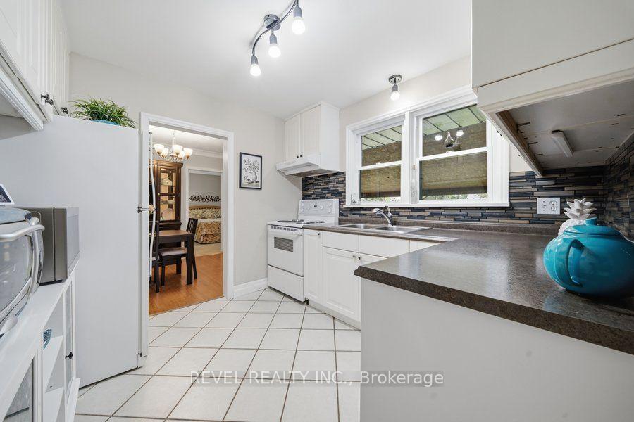 Photo 24 of 37 Burke Avenue, Brantford, Echo Place — HOMEH