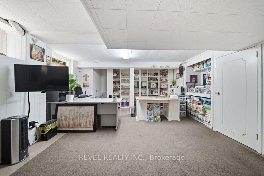 Photo 34 of 37 Burke Avenue, Brantford, Echo Place — HOMEH