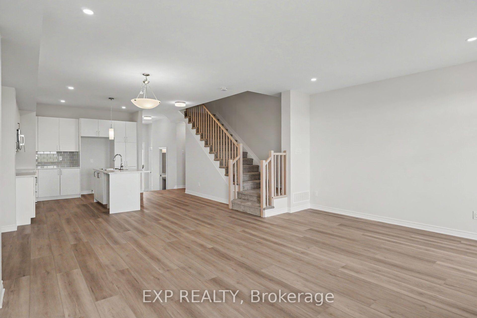 Photo 4 of 288 Labelle Street, Russell, Embrun — HOMEH