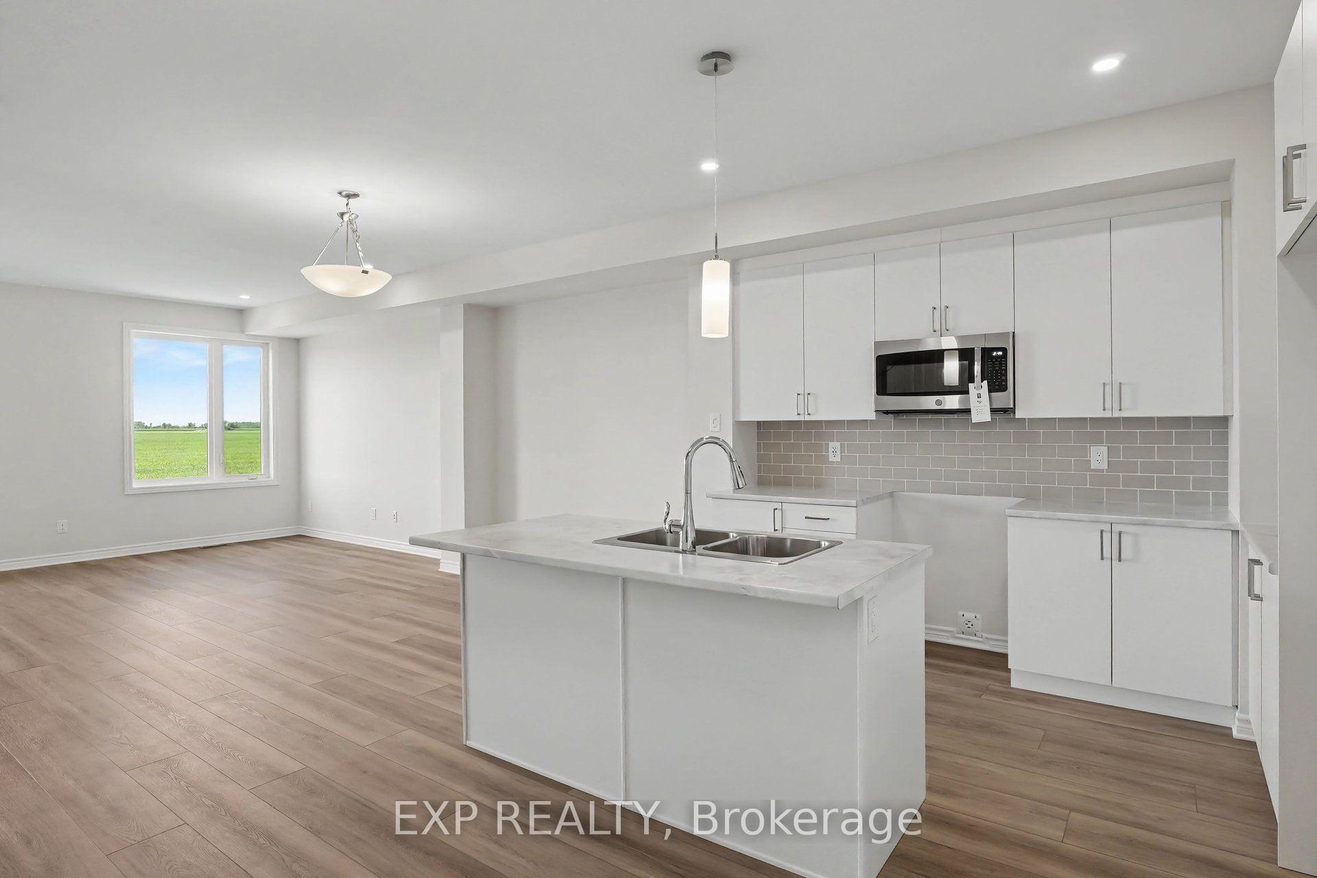 Photo 8 of 288 Labelle Street, Russell, Embrun — HOMEH