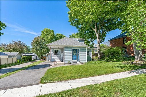 Photo 3 of 44 Willow Street S, Halton Hills, Acton — HOMEH