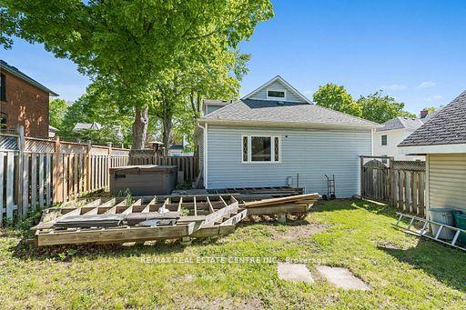 Photo 33 of 44 Willow Street S, Halton Hills, Acton — HOMEH