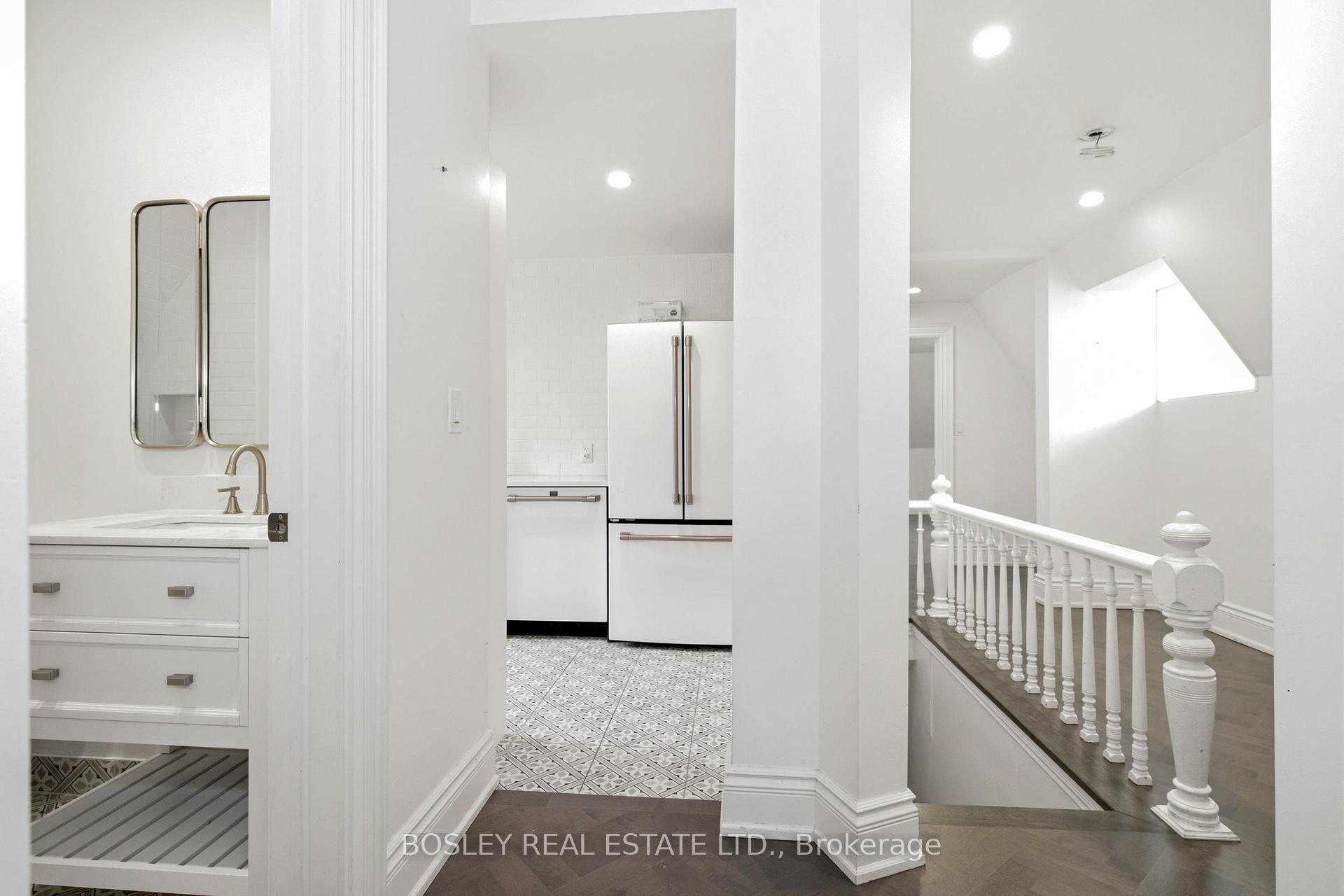 Photo 5 of Unit Upper, 178 High Park Avenue, Toronto, High Park North — HOMEH