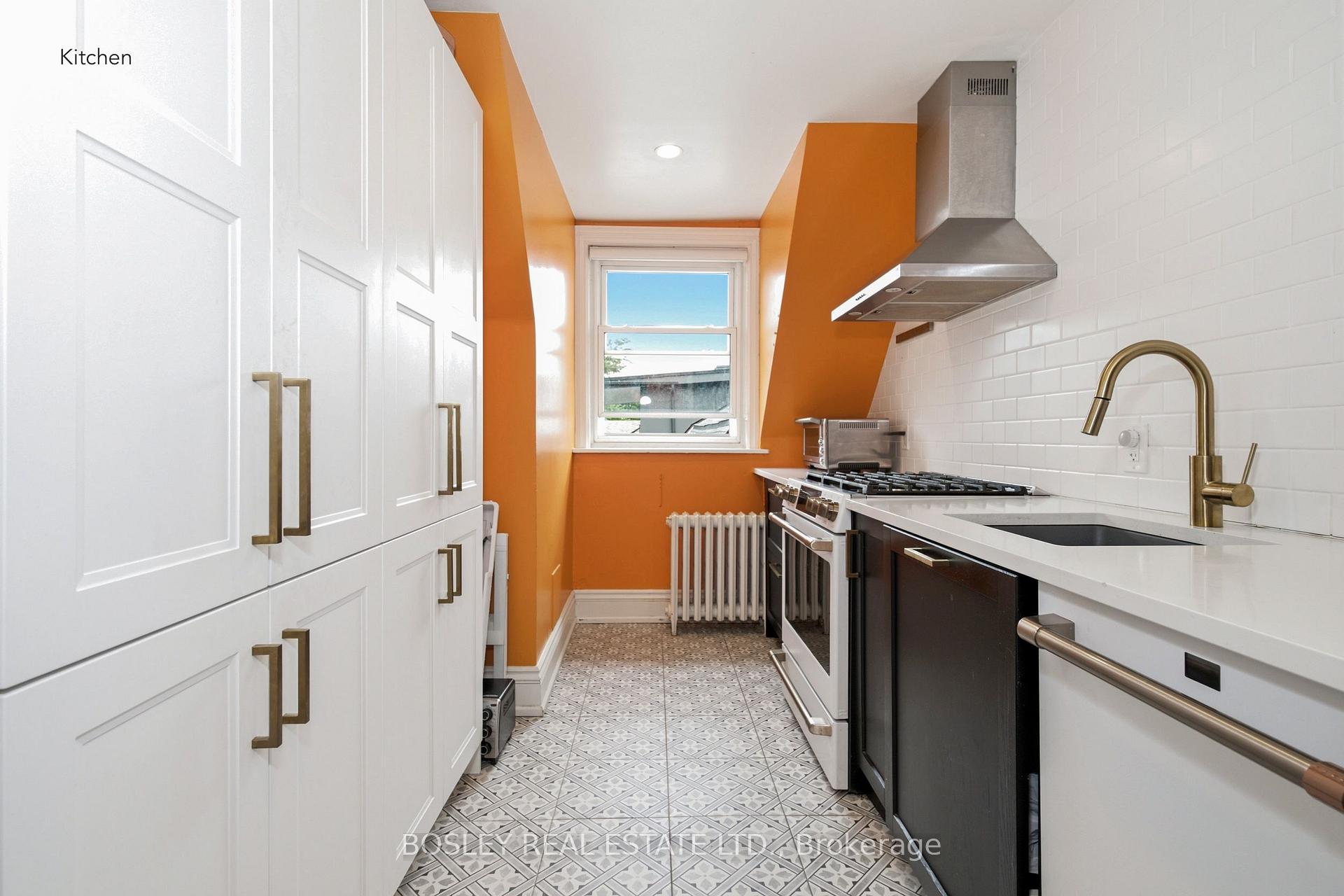 Photo 7 of Unit Upper, 178 High Park Avenue, Toronto, High Park North — HOMEH