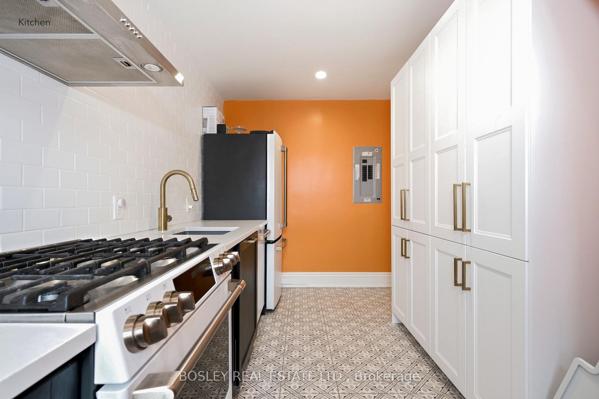 Photo 10 of Unit Upper, 178 High Park Avenue, Toronto, High Park North — HOMEH