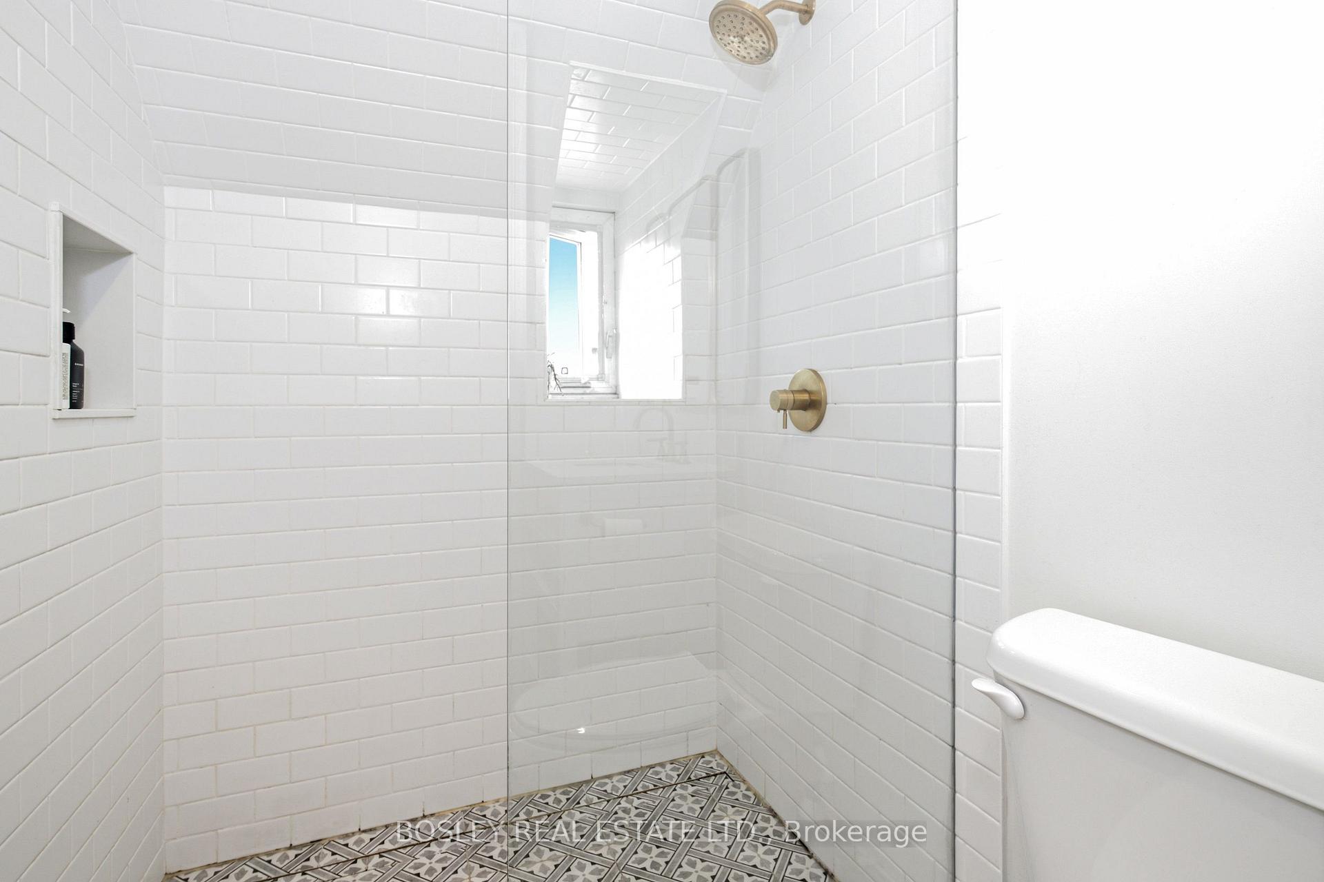 Photo 35 of Unit Upper, 178 High Park Avenue, Toronto, High Park North — HOMEH