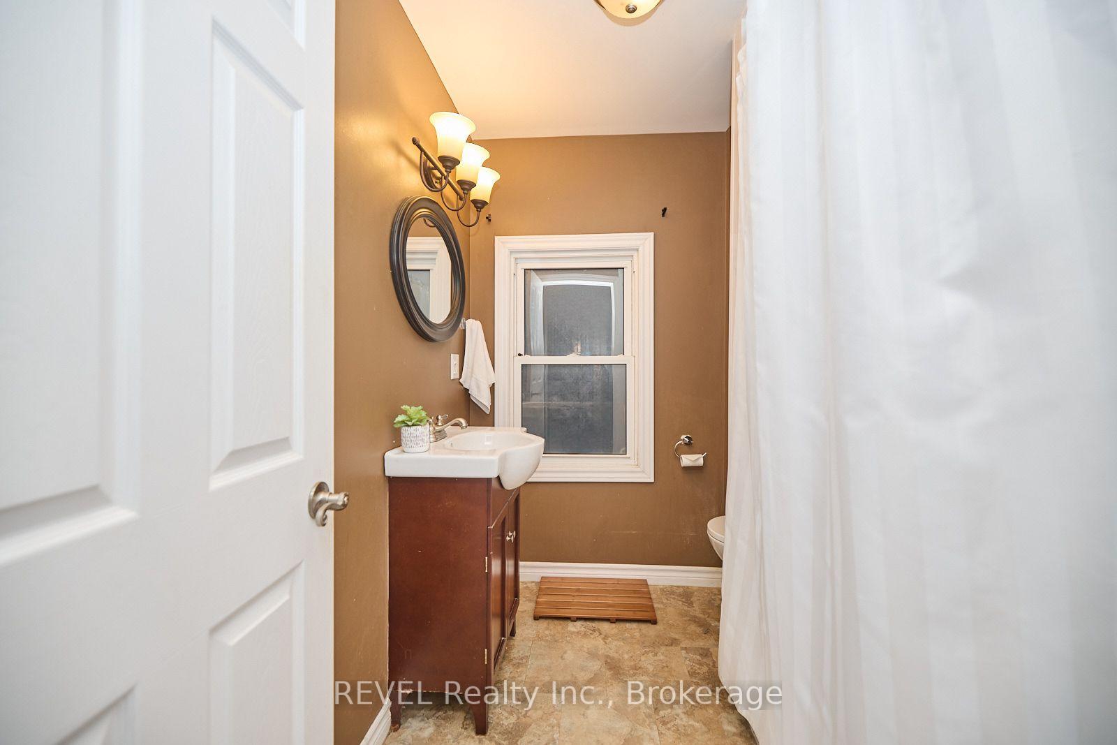 Photo 20 of 4317 Buttrey Street, Niagara Falls, Downtown — HOMEH