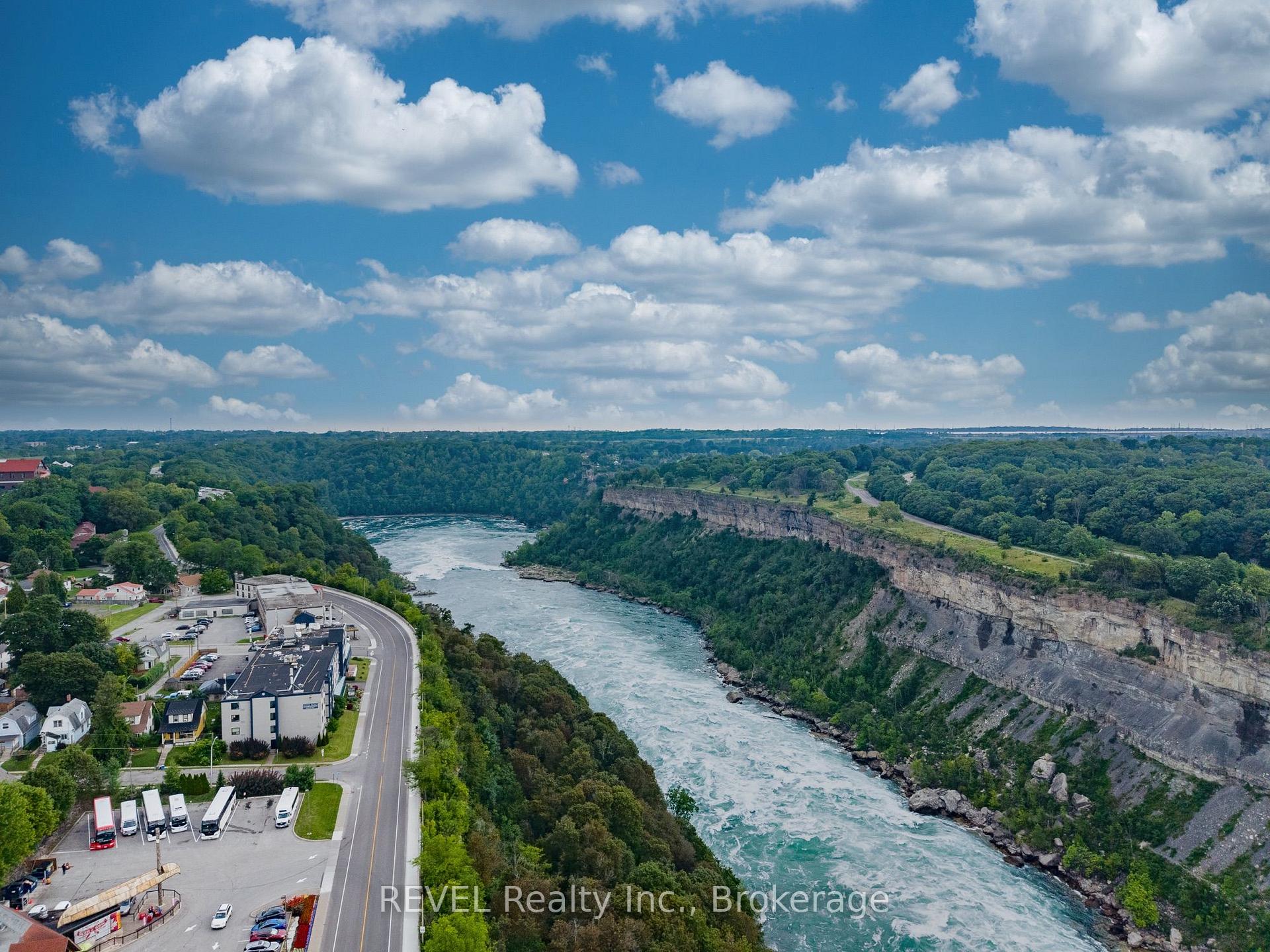 Photo 33 of 4317 Buttrey Street, Niagara Falls, Downtown — HOMEH