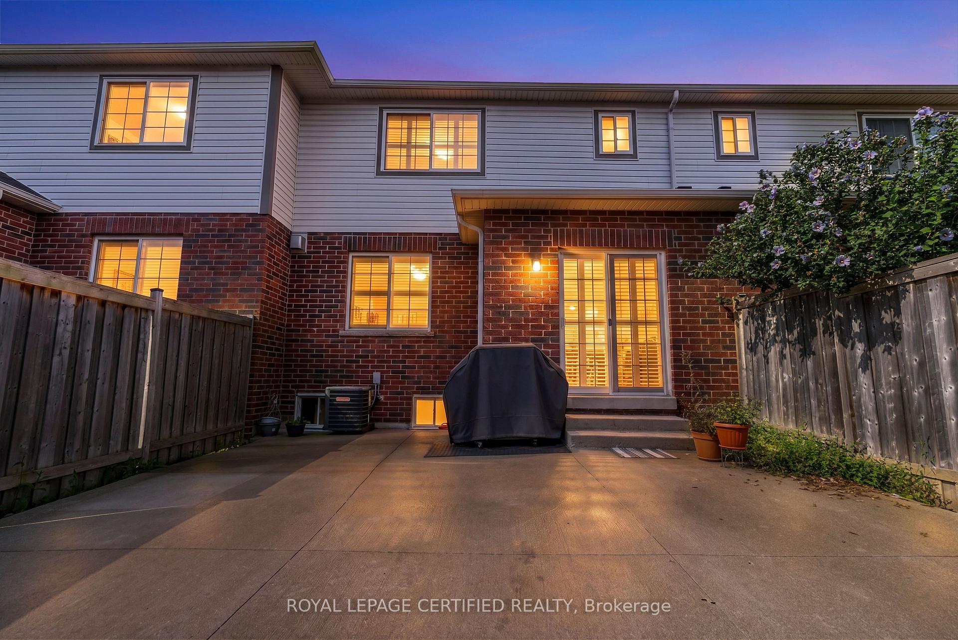 Photo 2 of 624 Murray Meadows Place, Milton, Clarke — HOMEH