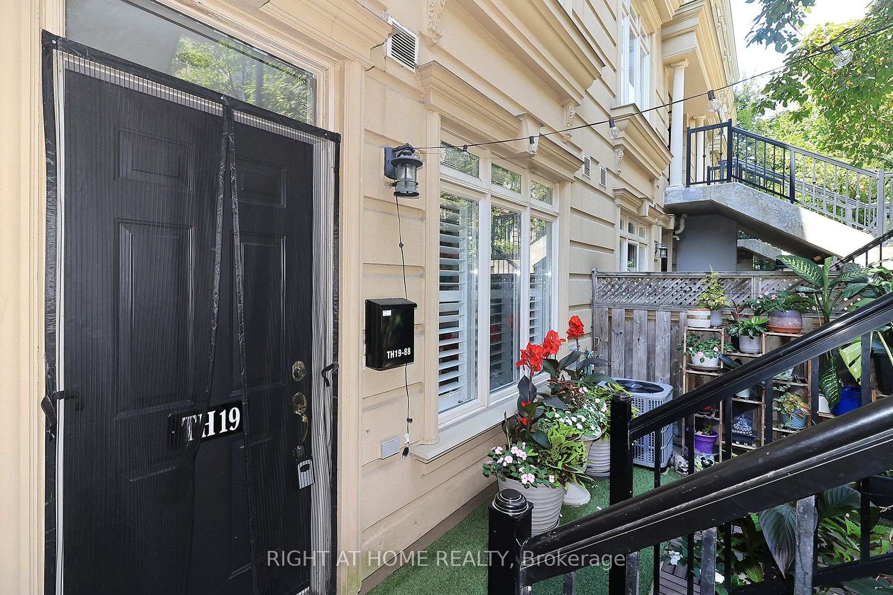 Photo 6 of Unit 19, 88 Carr Street, Toronto, Kensington-Chinatown — HOMEH