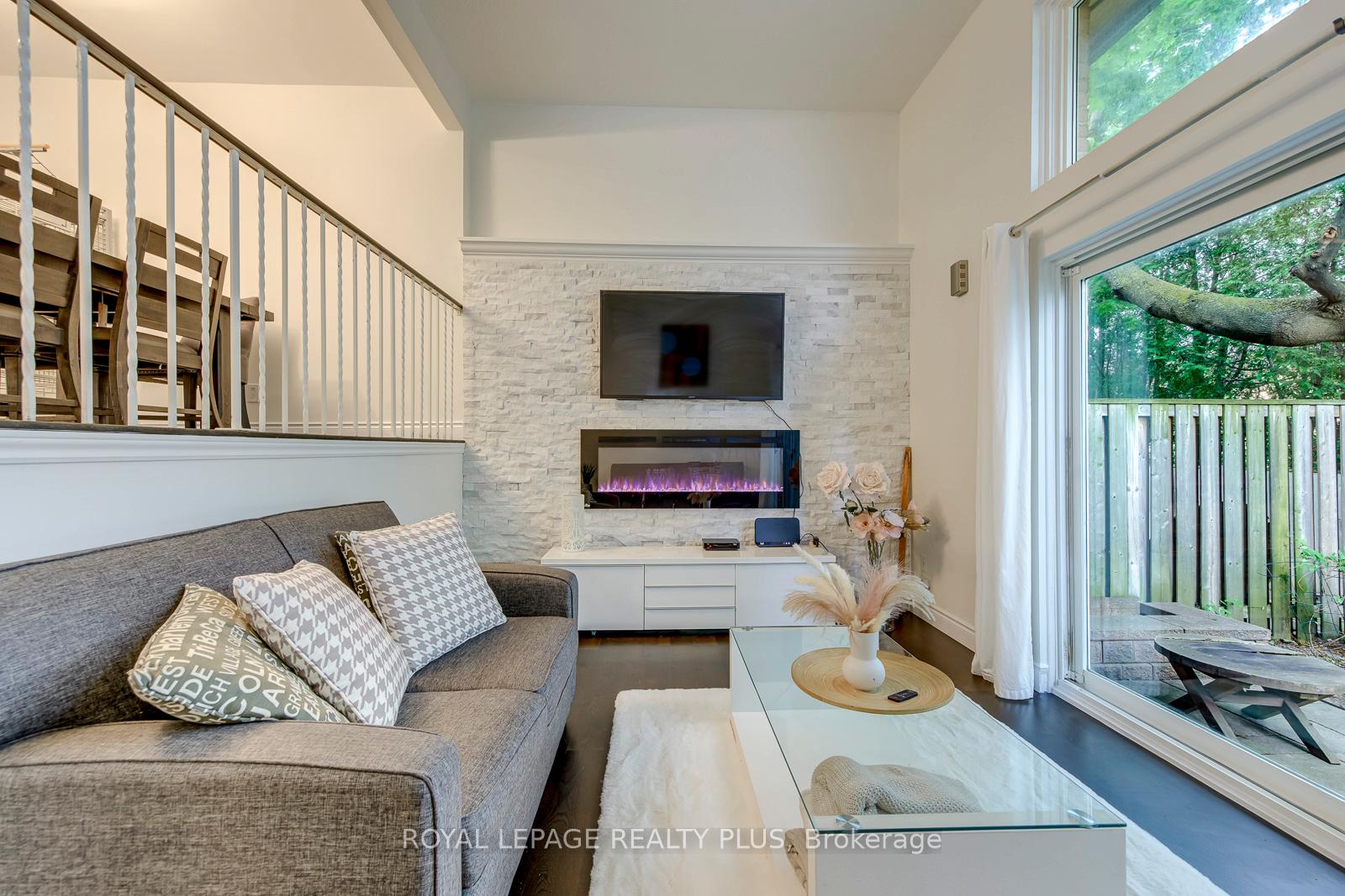 Photo 6 of Unit 1, 640 Rathburn Road E, Mississauga, Rathwood — HOMEH