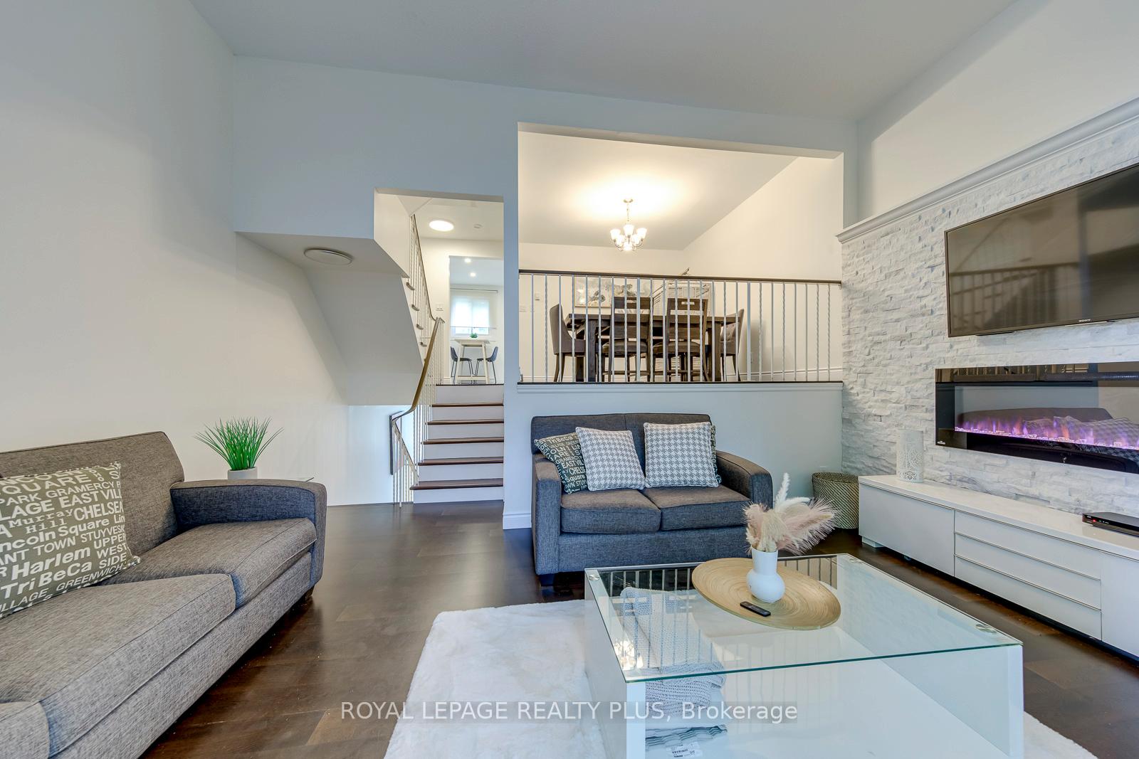 Photo 8 of Unit 1, 640 Rathburn Road E, Mississauga, Rathwood — HOMEH