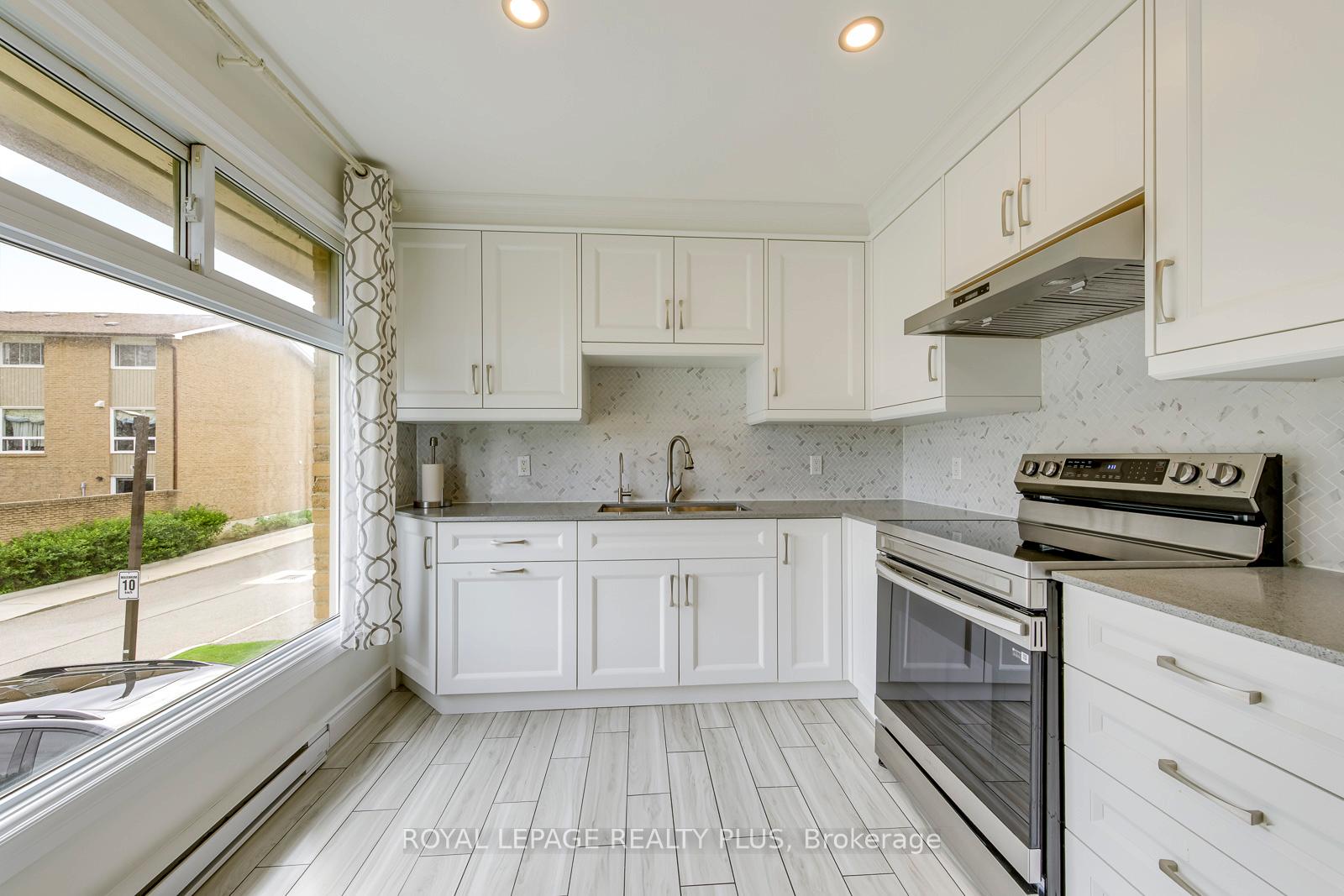 Photo 13 of Unit 1, 640 Rathburn Road E, Mississauga, Rathwood — HOMEH