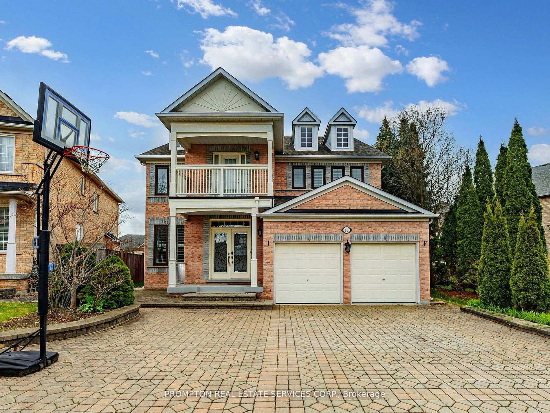 Photo 2 of 18 Bridleford Court, Markham, Markville — HOMEH