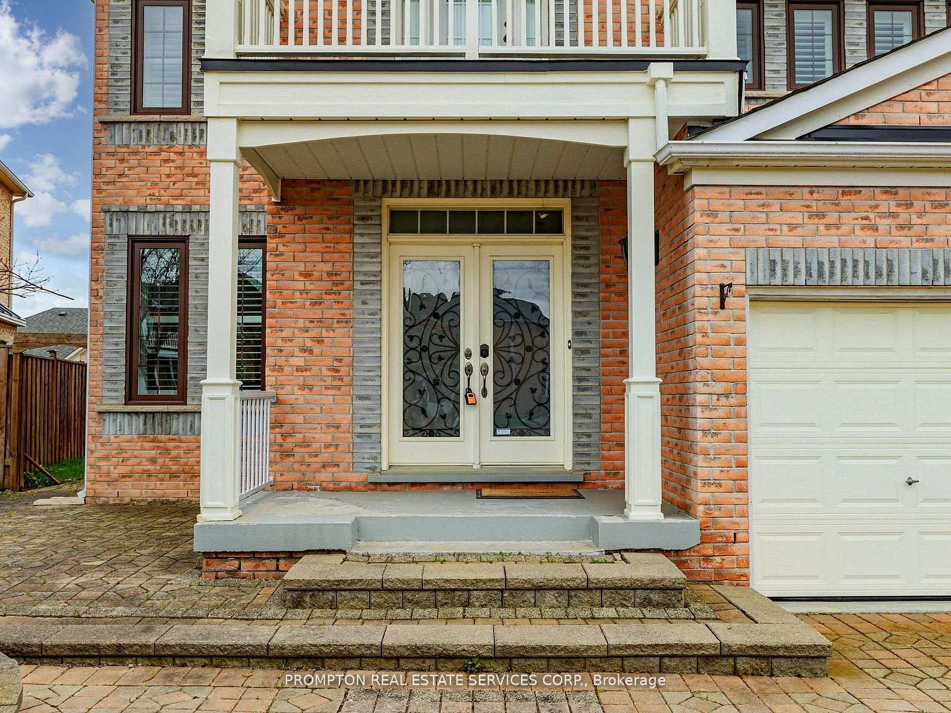 Photo 3 of 18 Bridleford Court, Markham, Markville — HOMEH