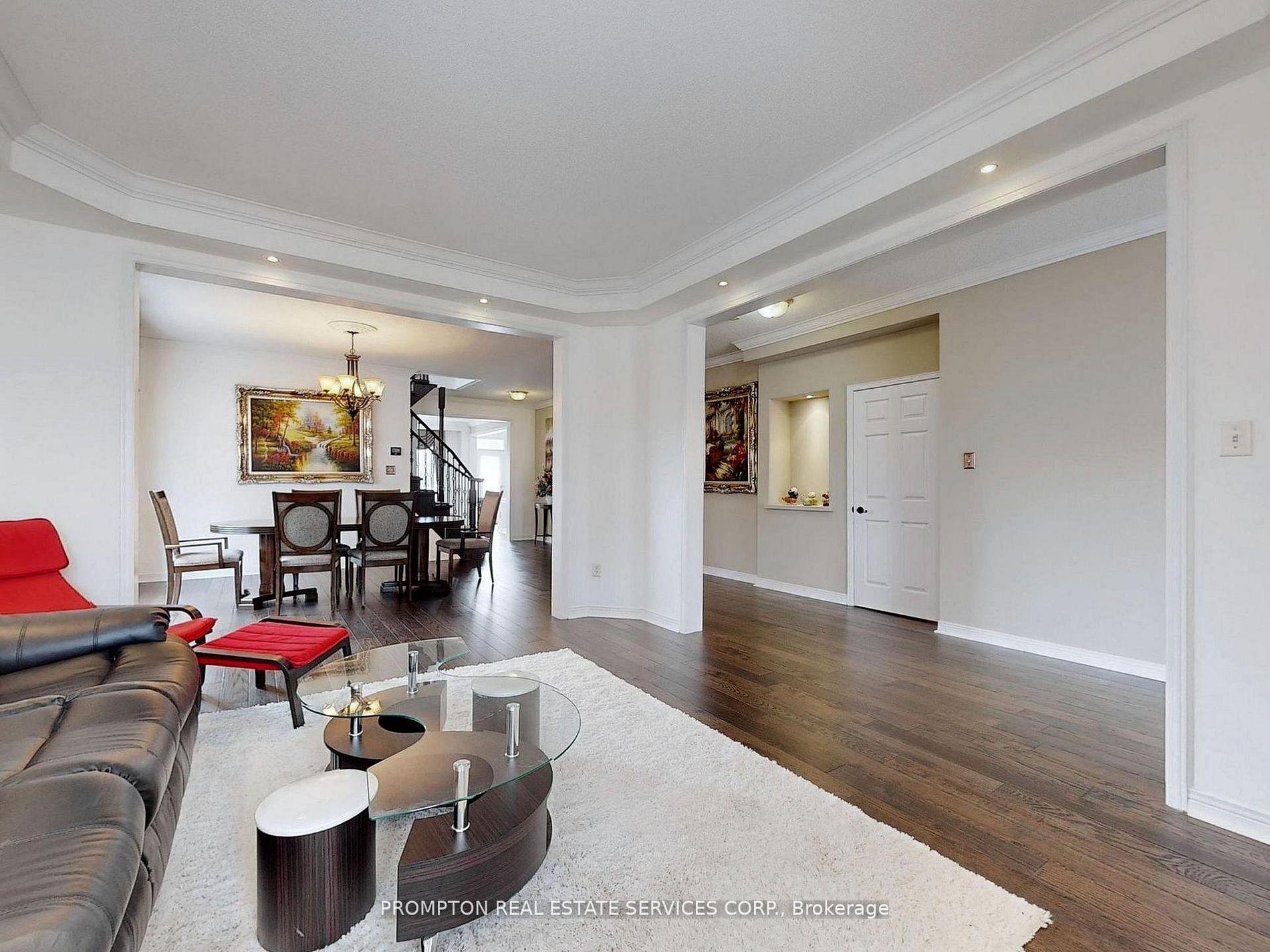 Photo 6 of 18 Bridleford Court, Markham, Markville — HOMEH