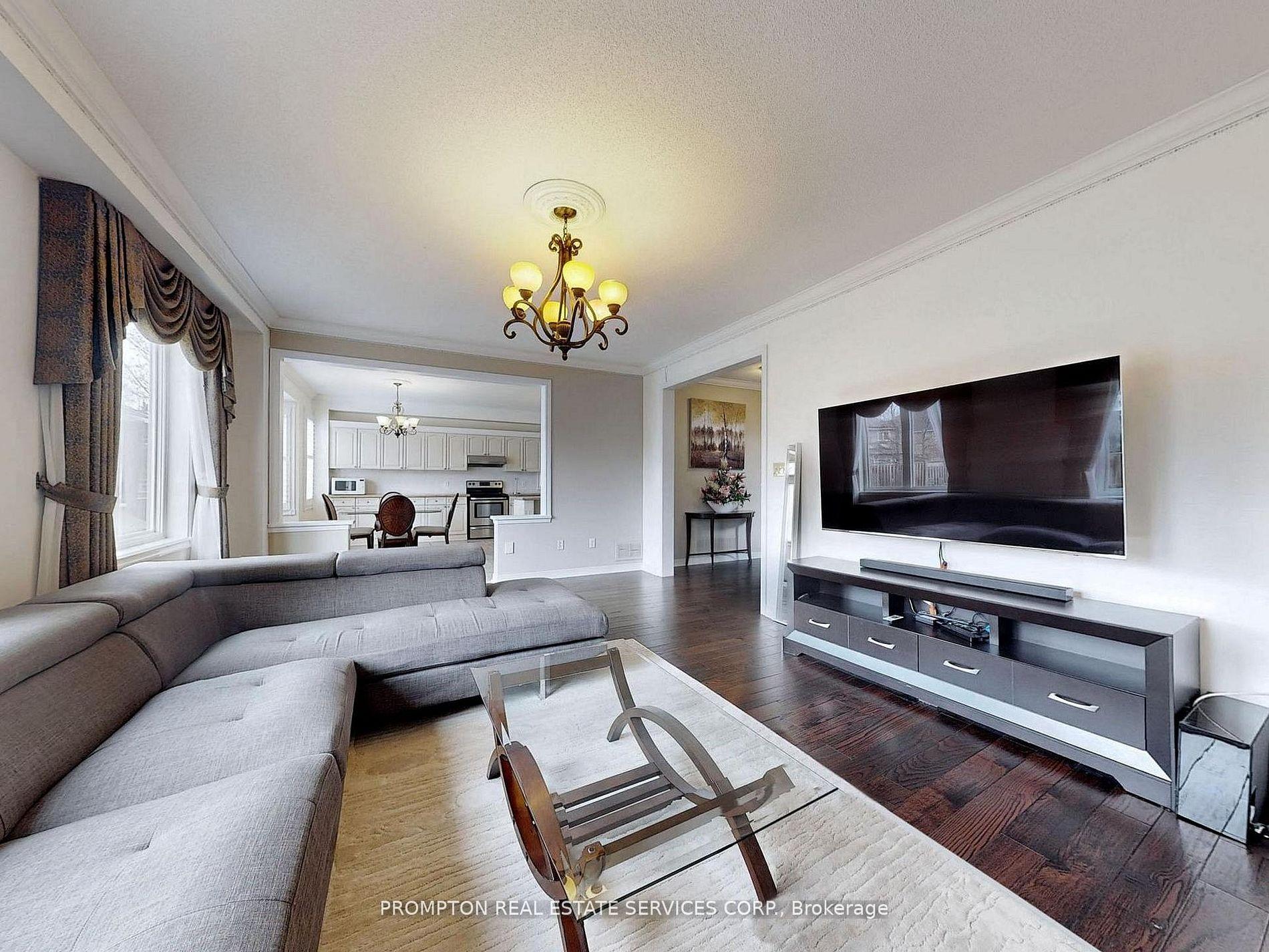 Photo 9 of 18 Bridleford Court, Markham, Markville — HOMEH