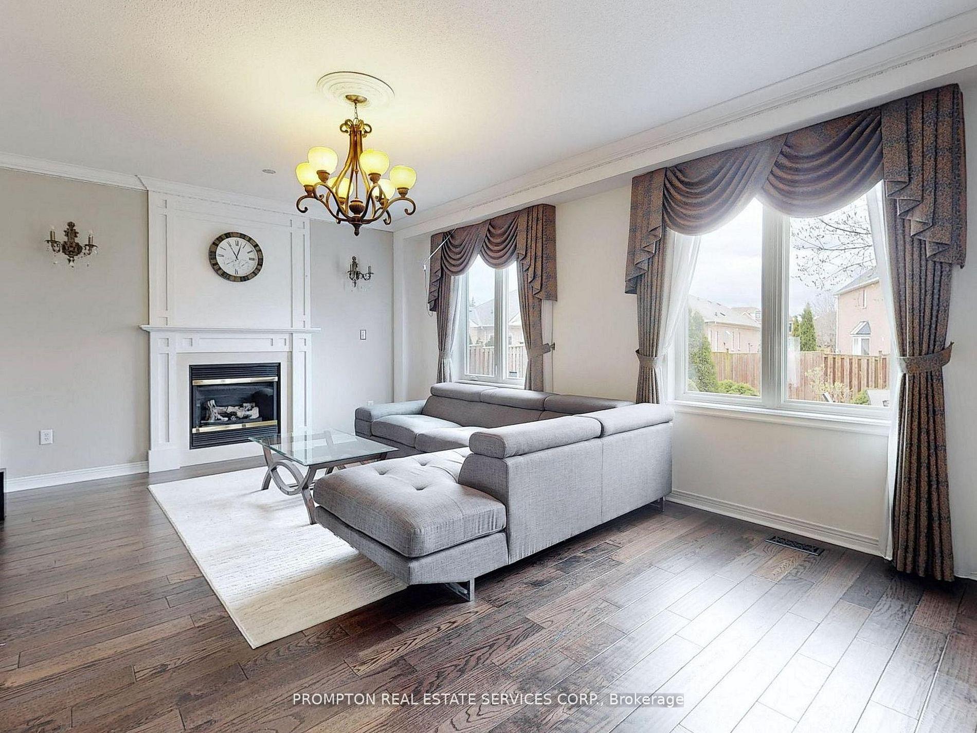 Photo 10 of 18 Bridleford Court, Markham, Markville — HOMEH