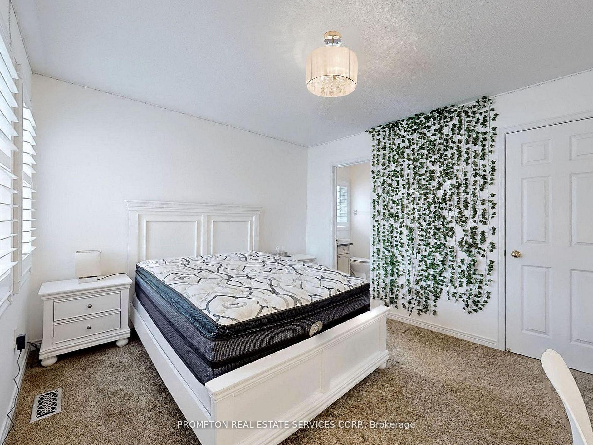 Photo 32 of 18 Bridleford Court, Markham, Markville — HOMEH