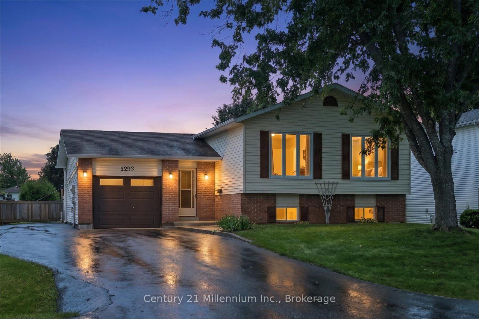 Photo 1 of 2293 Webb Street, Innisfil, Stroud — HOMEH