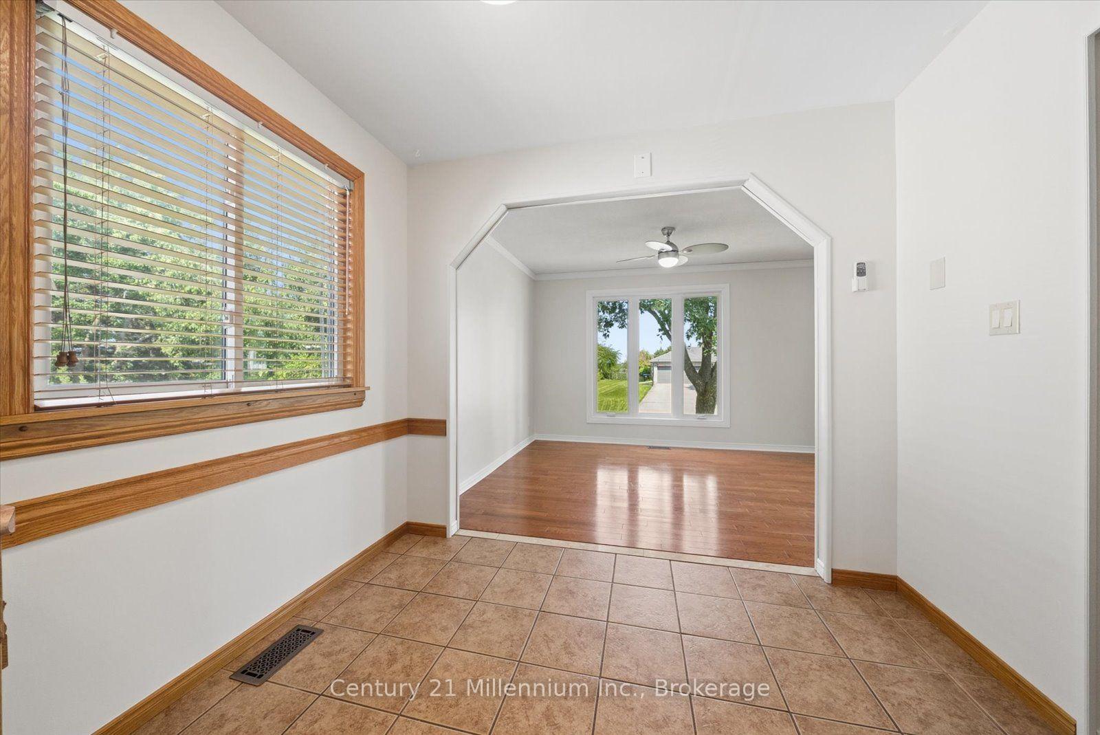 Photo 15 of 2293 Webb Street, Innisfil, Stroud — HOMEH